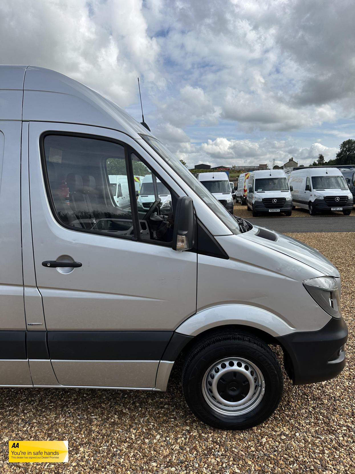 Mercedes-Benz Sprinter 2.1 313 CDi BlueEFFICIENCY Panel Van 4dr Diesel Manual RWD L1 H3 (211 g/km, 129 bhp)