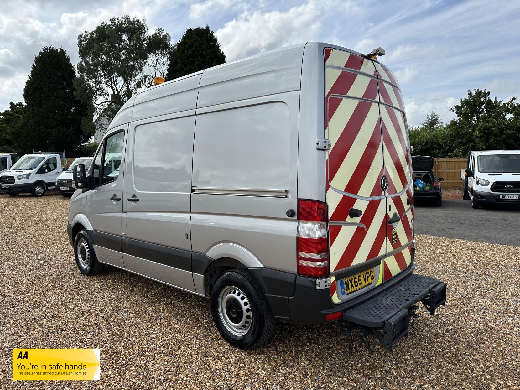 Mercedes-Benz Sprinter 2.1 313 CDi BlueEFFICIENCY Panel Van 4dr Diesel Manual RWD L1 H3 (211 g/km, 129 bhp)