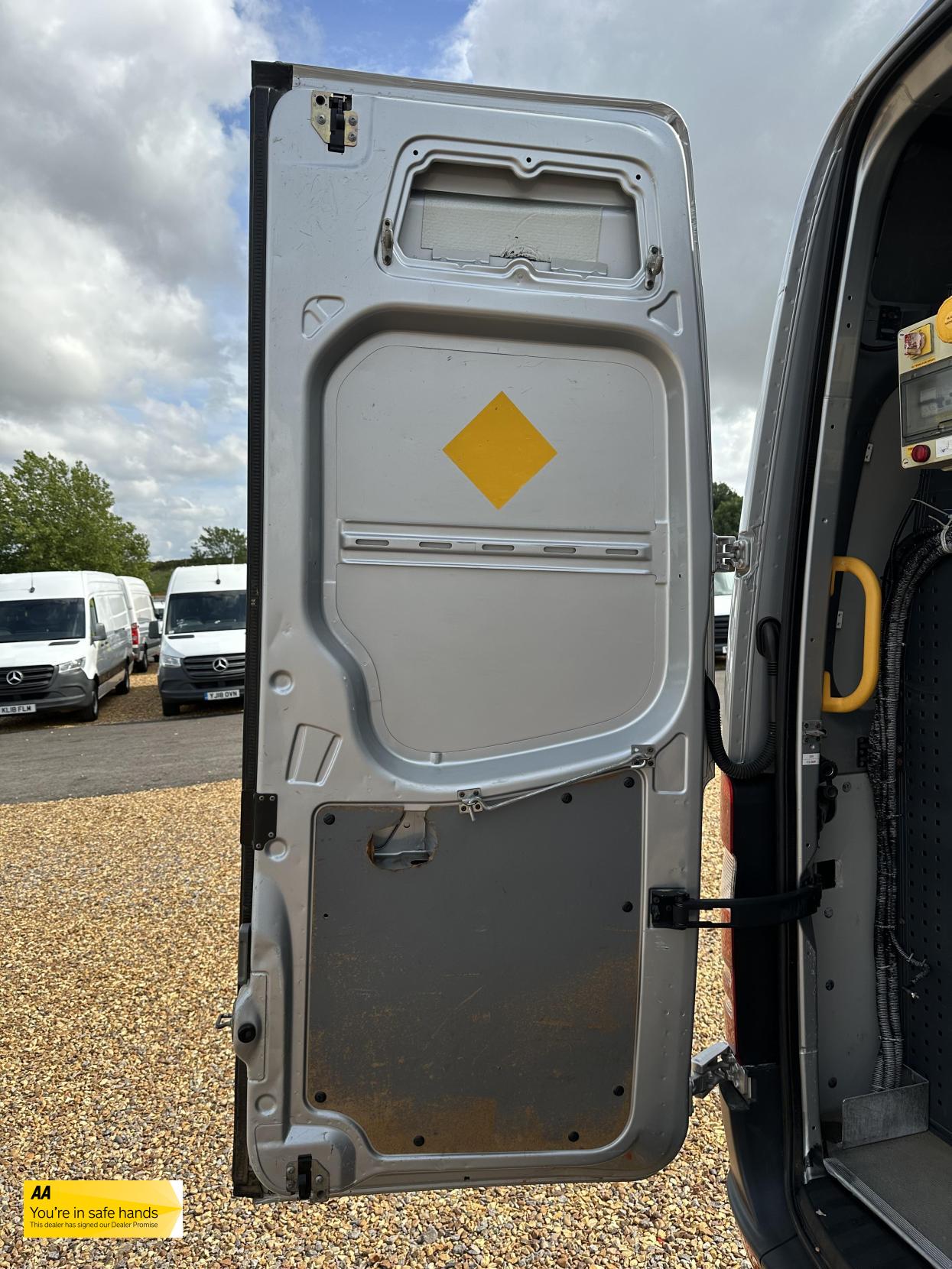 Mercedes-Benz Sprinter 2.1 313 CDi BlueEFFICIENCY Panel Van 4dr Diesel Manual RWD L1 H3 (211 g/km, 129 bhp)