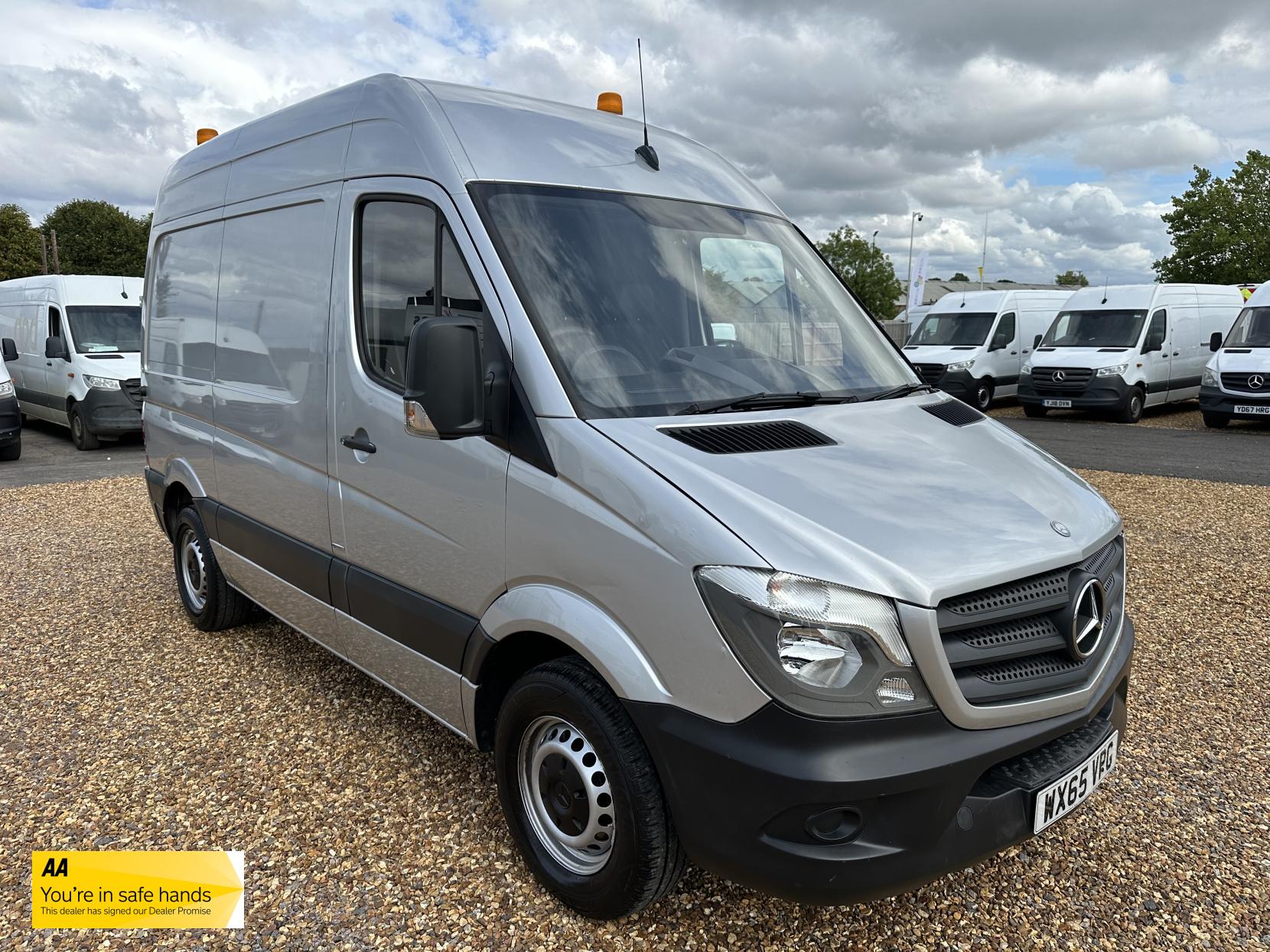 Mercedes-Benz Sprinter 2.1 313 CDi BlueEFFICIENCY Panel Van 4dr Diesel Manual RWD L1 H3 (211 g/km, 129 bhp)