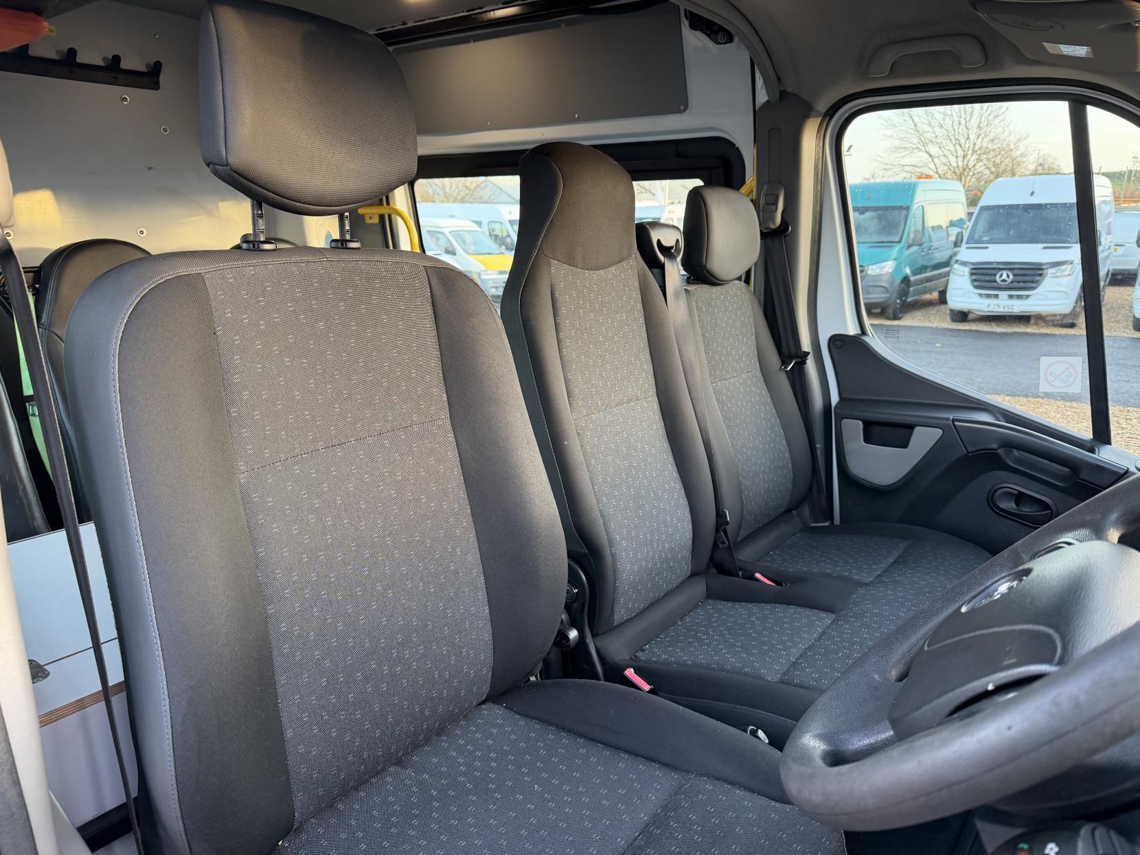 Vauxhall Movano 2.3 CDTi 3500 Panel Van 5dr Diesel Manual FWD L2 H2 Euro 6 (130 ps)