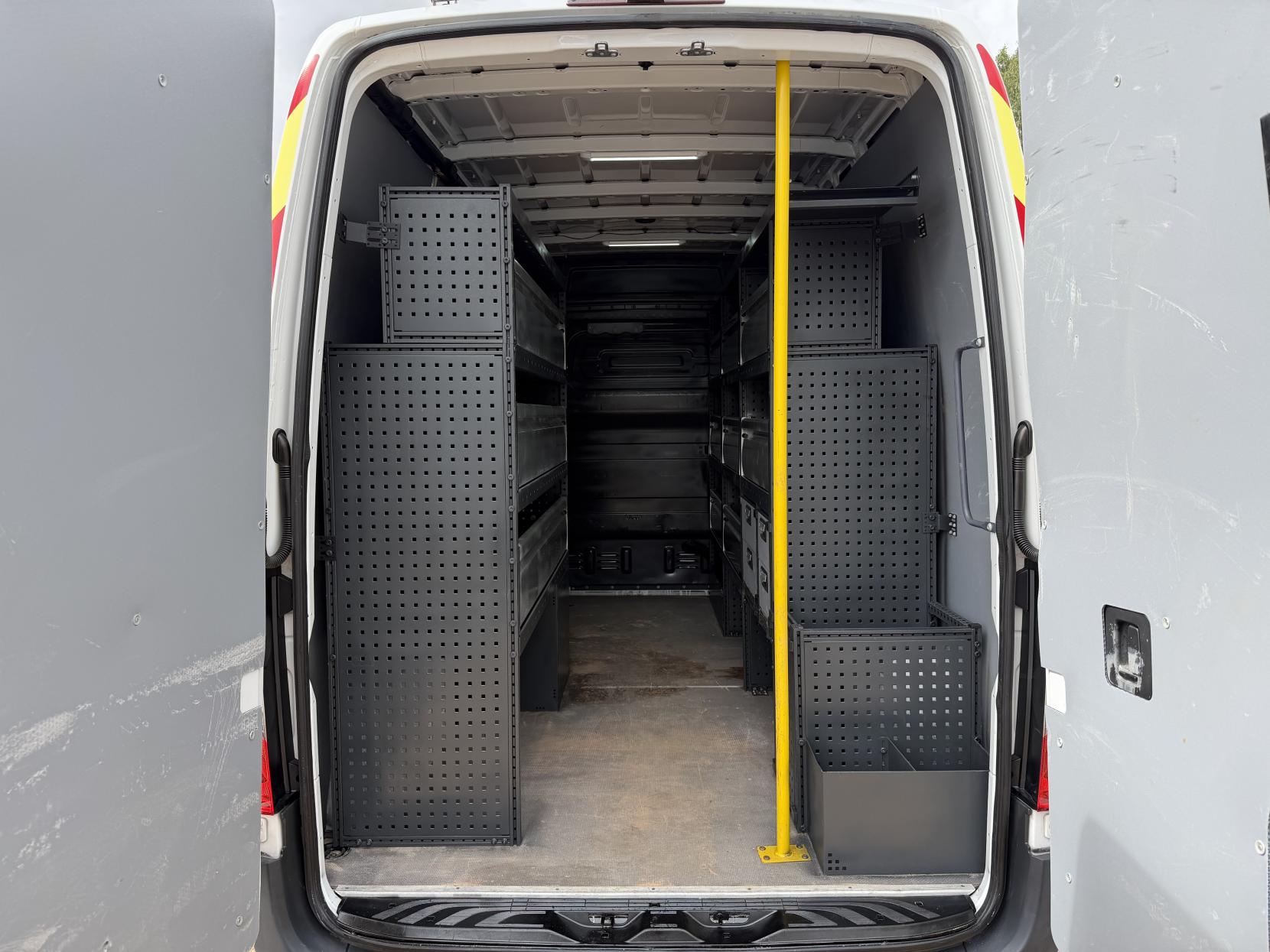 2021 Mercedes-Benz Sprinter 2.1 314 CDI Progressive Panel Van 5dr Diesel Manual FWD L2 H2 Euro 6 (s/s) (143 ps) - Thumbnail 3