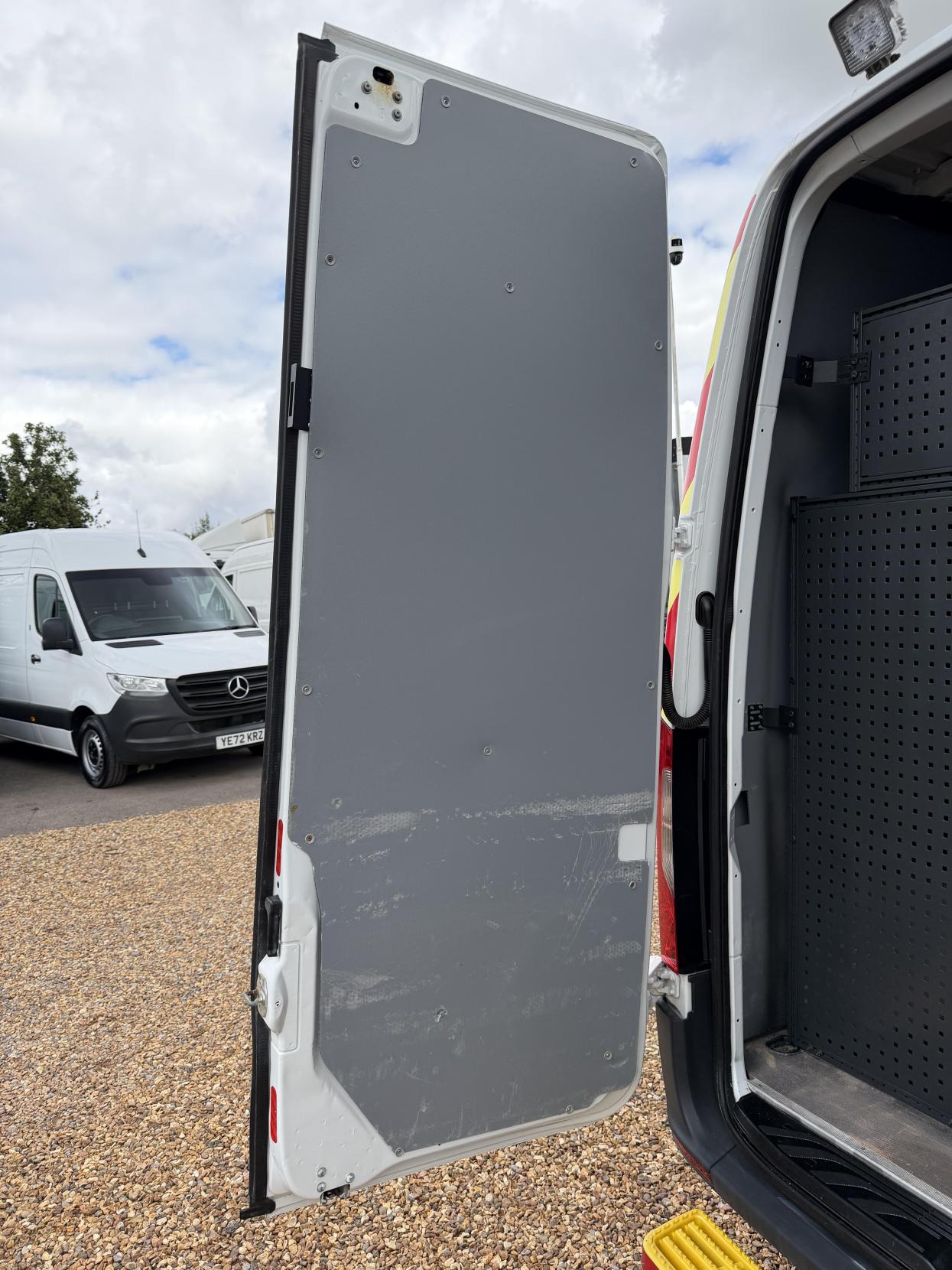 2021 Mercedes-Benz Sprinter 2.1 314 CDI Progressive Panel Van 5dr Diesel Manual FWD L2 H2 Euro 6 (s/s) (143 ps) - Thumbnail 41