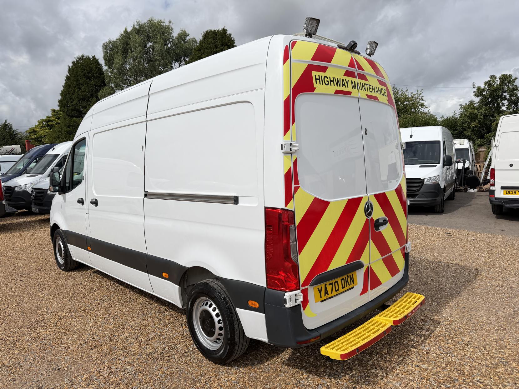 2021 Mercedes-Benz Sprinter 2.1 314 CDI Progressive Panel Van 5dr Diesel Manual FWD L2 H2 Euro 6 (s/s) (143 ps) - Thumbnail 9