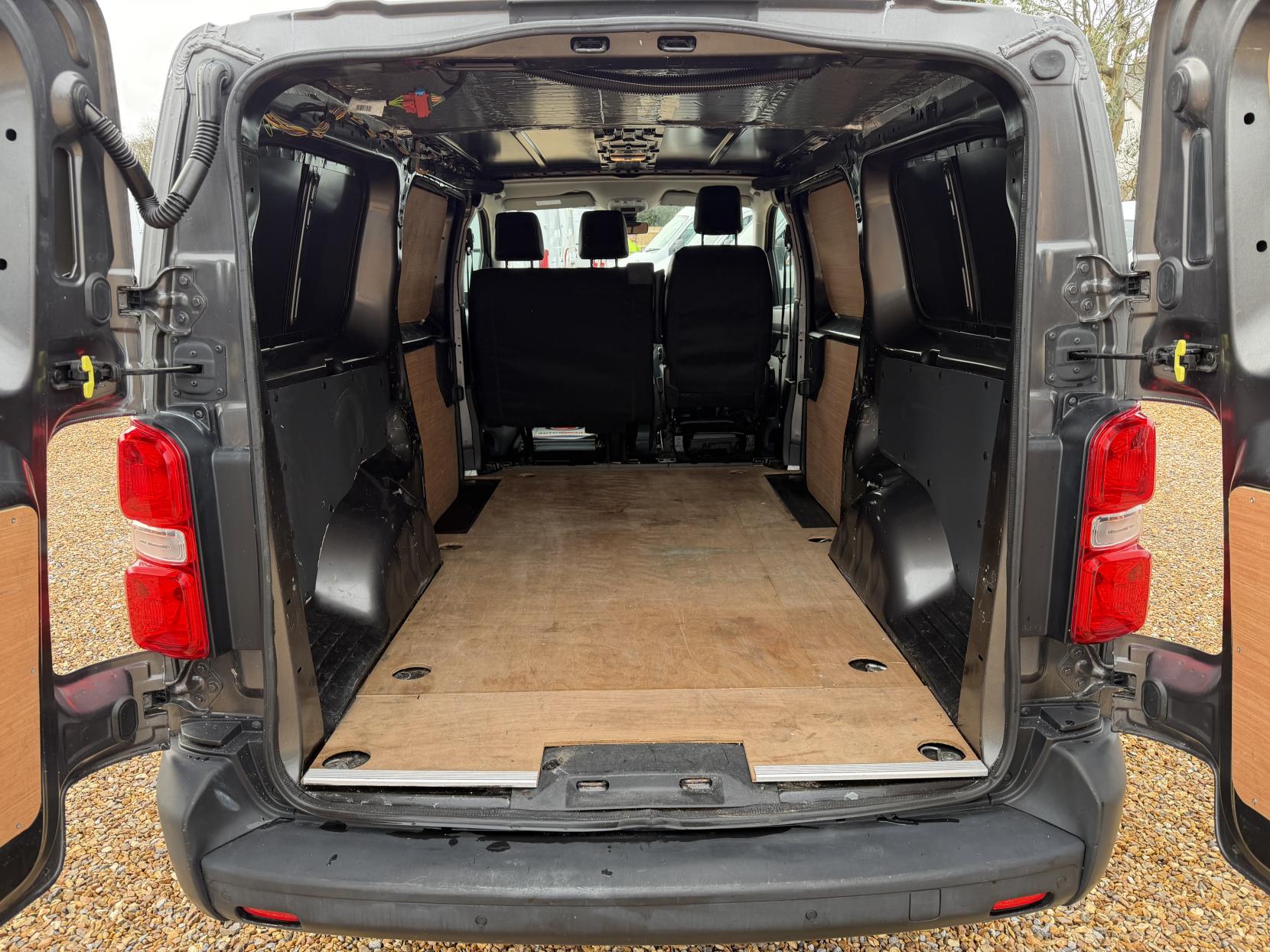 Vauxhall Vivaro 1.5 Turbo D 2900 Dynamic Panel Van 6dr Diesel Manual L2 H1 Euro 6 (s/s) (100 ps)