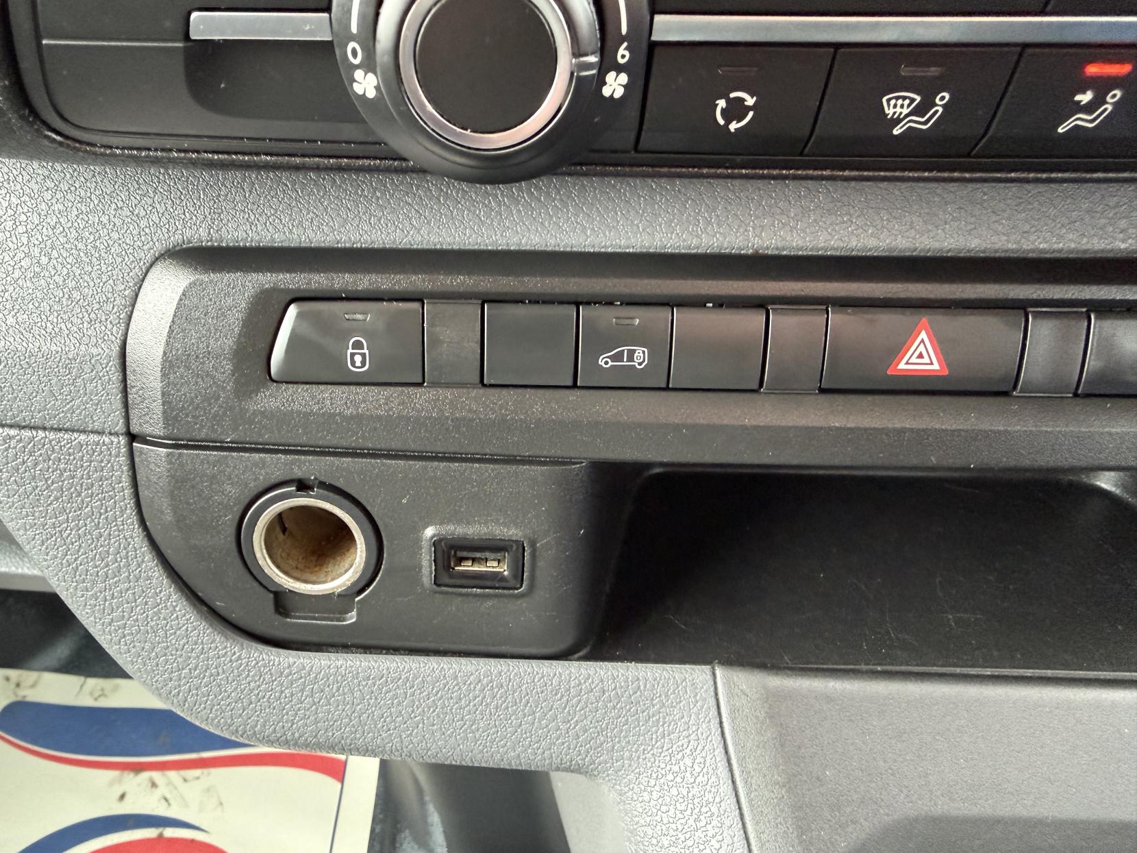 Vauxhall Vivaro 1.5 Turbo D 2900 Dynamic Panel Van 6dr Diesel Manual L2 H1 Euro 6 (s/s) (100 ps)