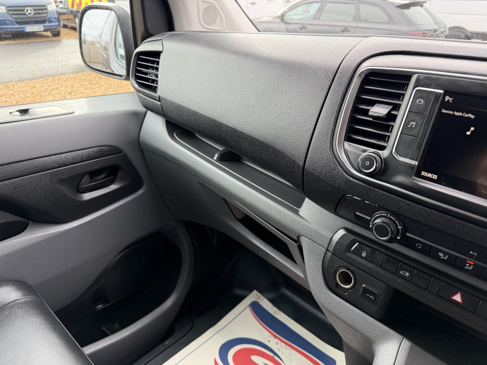 Vauxhall Vivaro 1.5 Turbo D 2900 Dynamic Panel Van 6dr Diesel Manual L2 H1 Euro 6 (s/s) (100 ps)