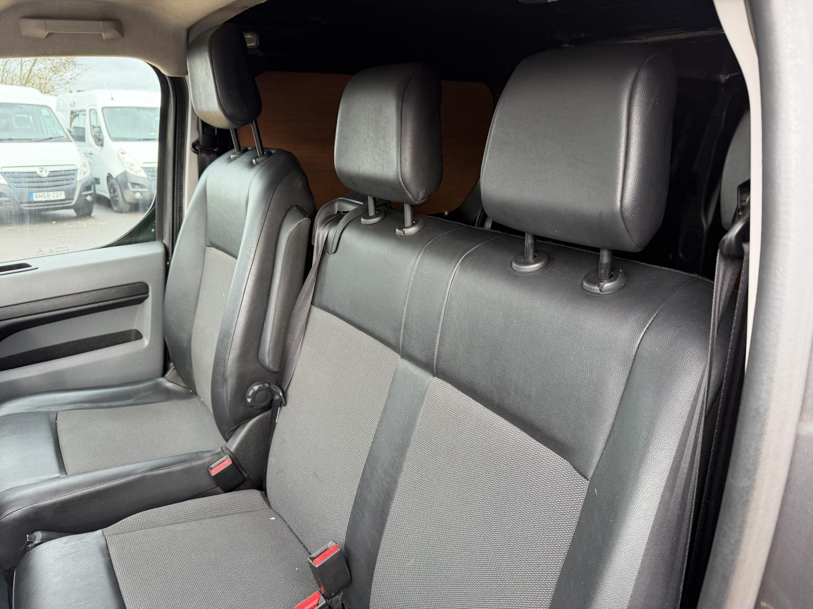 Vauxhall Vivaro 1.5 Turbo D 2900 Dynamic Panel Van 6dr Diesel Manual L2 H1 Euro 6 (s/s) (100 ps)