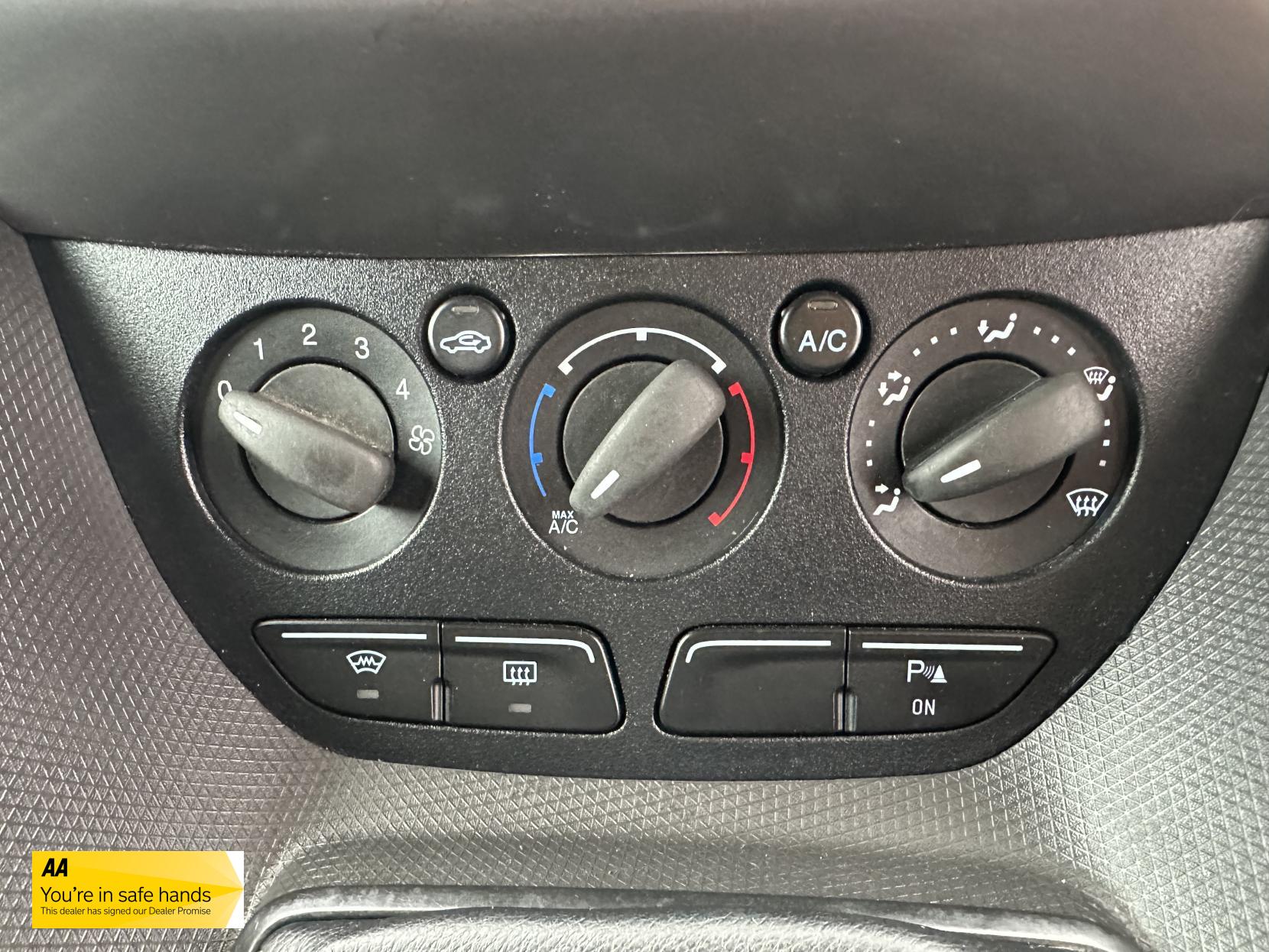 Ford Transit Connect 1.5 TDCi 210 Trend Panel Van 5dr Diesel Manual L2 H1 (124 g/km, 99 bhp)