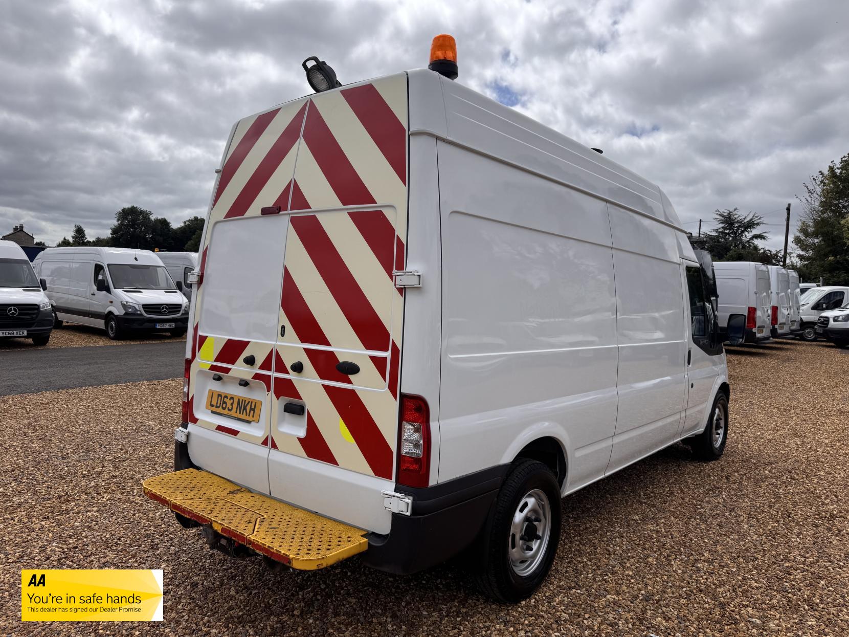 Ford Transit 2.2 TDCi 350 Panel Van 3dr Diesel Manual RWD L3 H3 (224 g/km, 98 bhp)