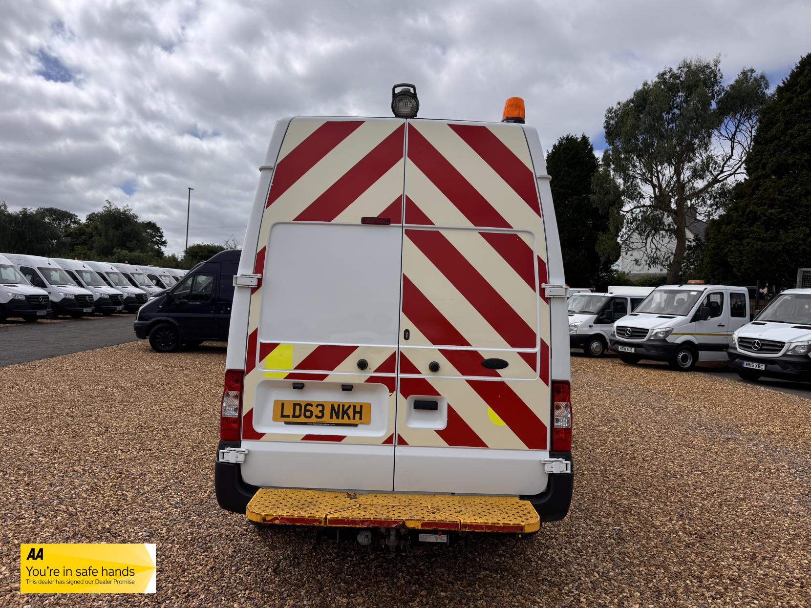 Ford Transit 2.2 TDCi 350 Panel Van 3dr Diesel Manual RWD L3 H3 (224 g/km, 98 bhp)