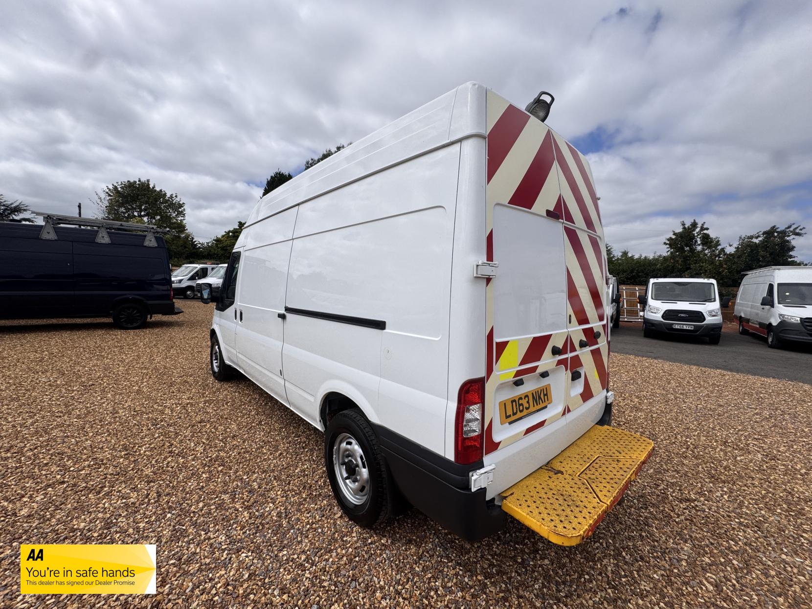 Ford Transit 2.2 TDCi 350 Panel Van 3dr Diesel Manual RWD L3 H3 (224 g/km, 98 bhp)
