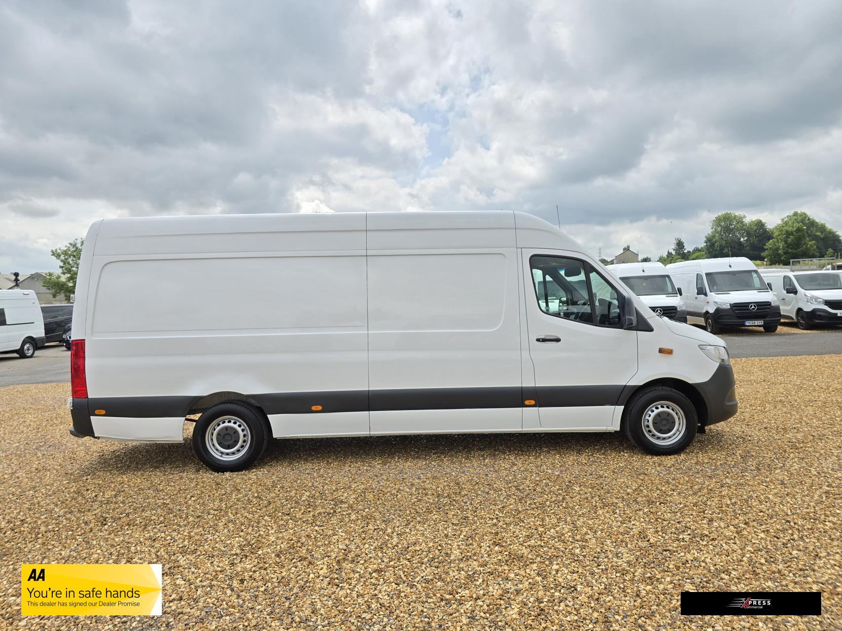 Mercedes-Benz Sprinter Sprinter 2.1 311 CDI Panel Van 5dr Diesel Manual RWD L3 H2 Euro 6 (114 ps)