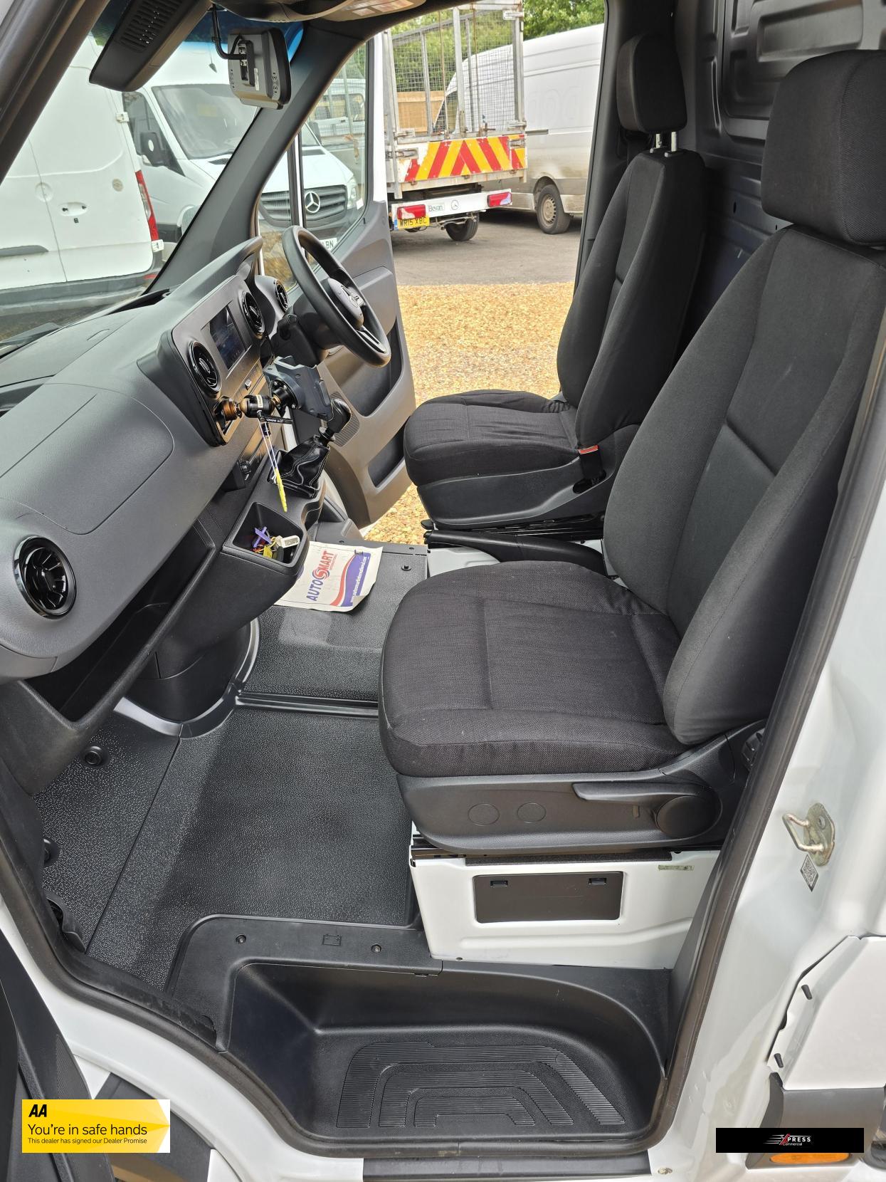 Mercedes-Benz Sprinter Sprinter 2.1 311 CDI Panel Van 5dr Diesel Manual RWD L3 H2 Euro 6 (114 ps)