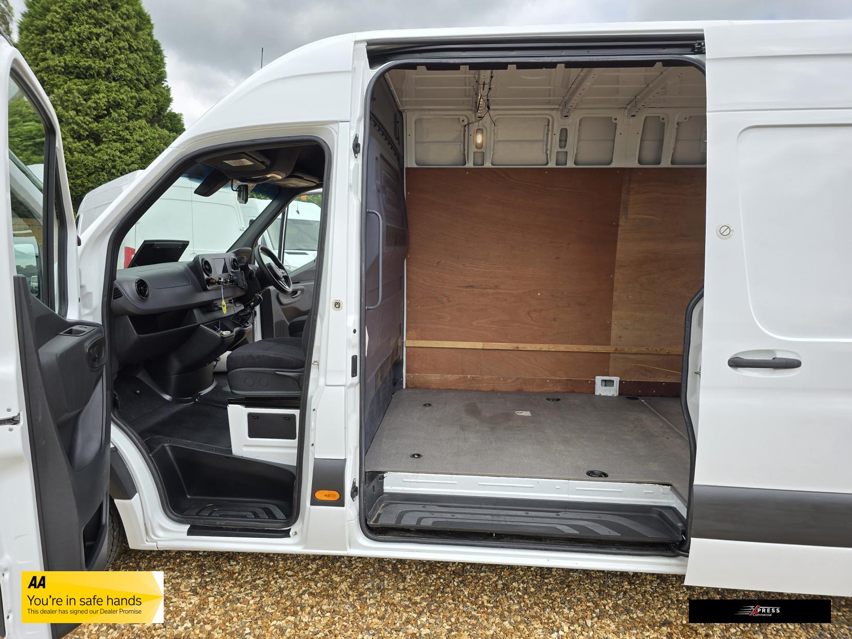 Mercedes-Benz Sprinter Sprinter 2.1 311 CDI Panel Van 5dr Diesel Manual RWD L3 H2 Euro 6 (114 ps)