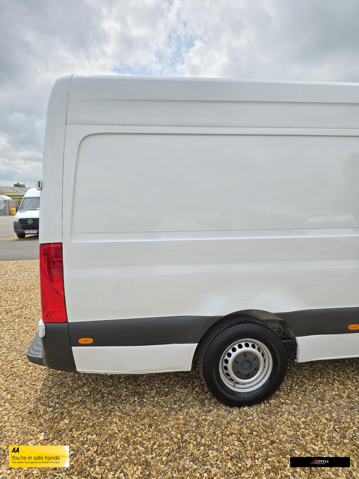 Mercedes-Benz Sprinter Sprinter 2.1 311 CDI Panel Van 5dr Diesel Manual RWD L3 H2 Euro 6 (114 ps)