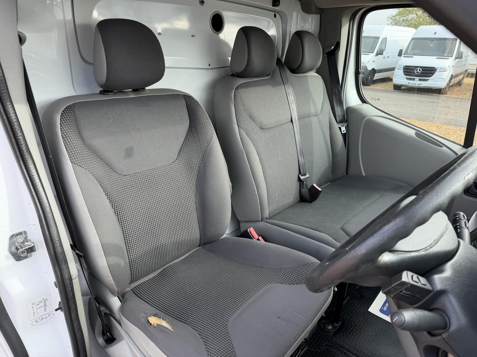 2014 Vauxhall Vivaro 2.0 2900 CDTi ecoFLEX Panel Van 4dr Diesel Manual FWD L1 (185 g/km, 113 bhp) - Thumbnail 13