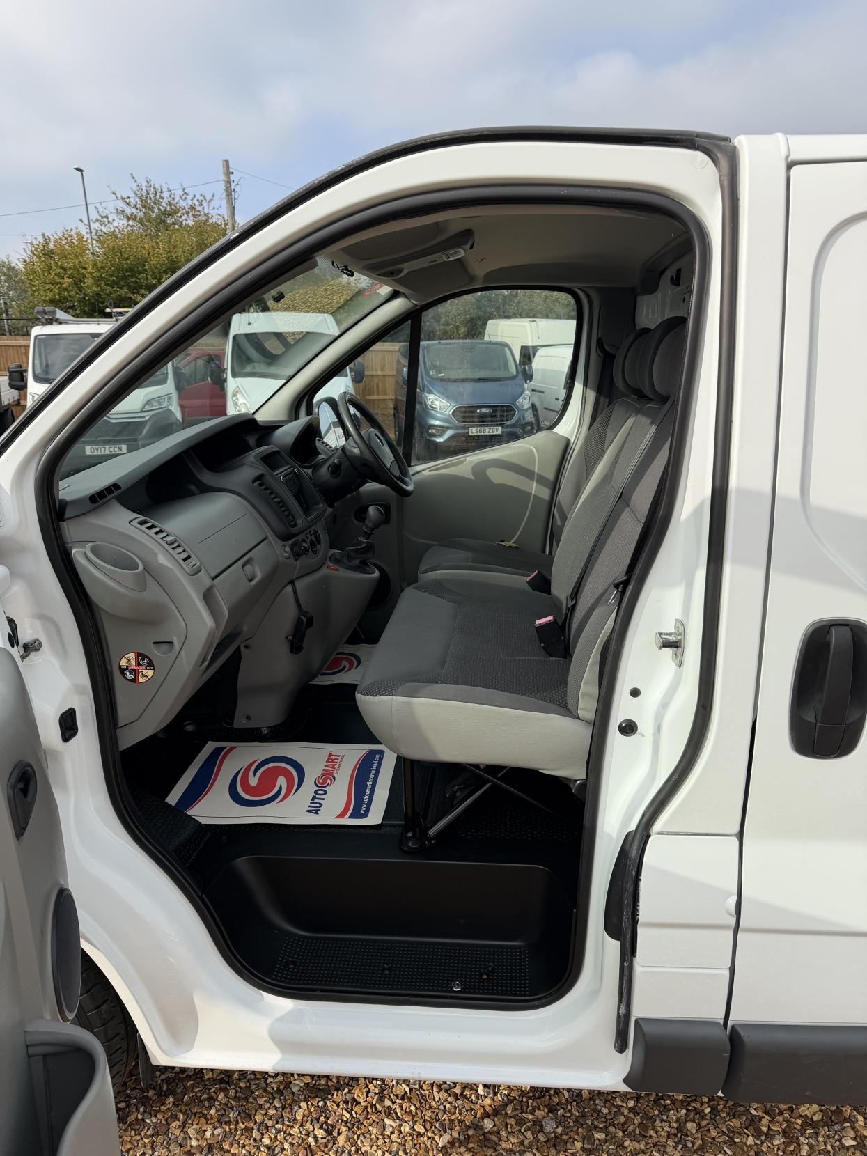 2014 Vauxhall Vivaro 2.0 2900 CDTi ecoFLEX Panel Van 4dr Diesel Manual FWD L1 (185 g/km, 113 bhp) - Thumbnail 17