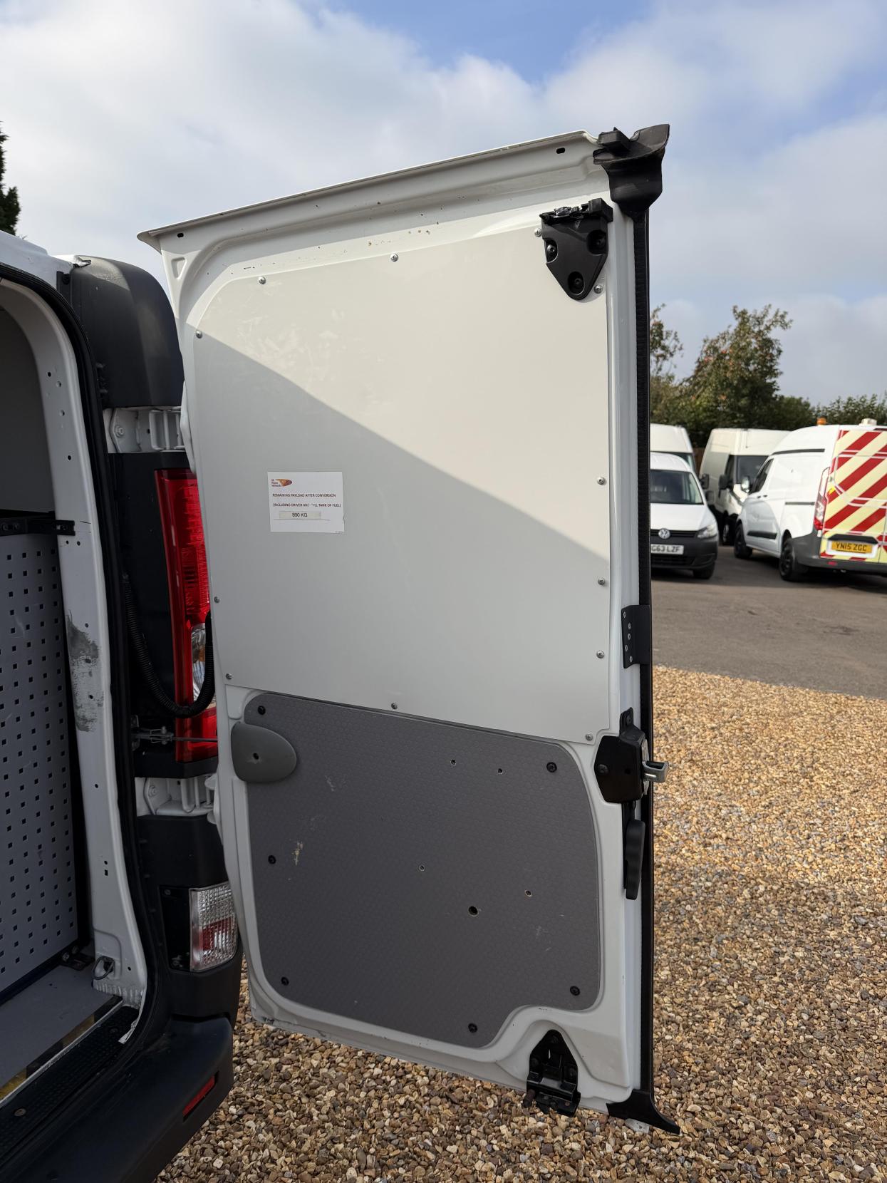 2014 Vauxhall Vivaro 2.0 2900 CDTi ecoFLEX Panel Van 4dr Diesel Manual FWD L1 (185 g/km, 113 bhp) - Thumbnail 36