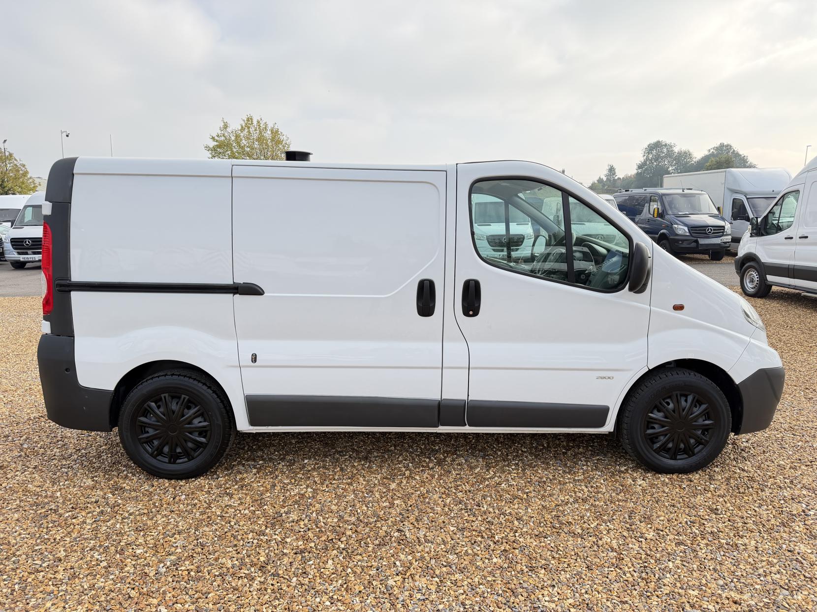 2014 Vauxhall Vivaro 2.0 2900 CDTi ecoFLEX Panel Van 4dr Diesel Manual FWD L1 (185 g/km, 113 bhp) - Thumbnail 9