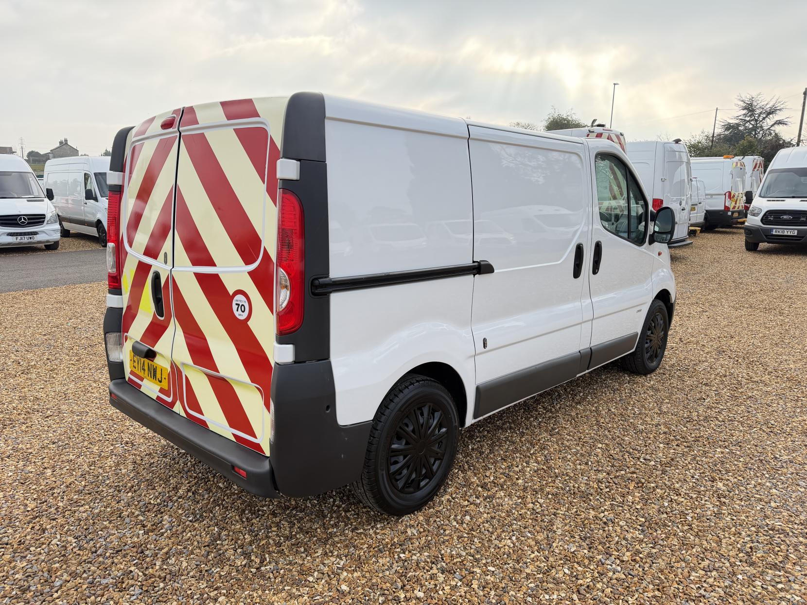 2014 Vauxhall Vivaro 2.0 2900 CDTi ecoFLEX Panel Van 4dr Diesel Manual FWD L1 (185 g/km, 113 bhp) - Thumbnail 8