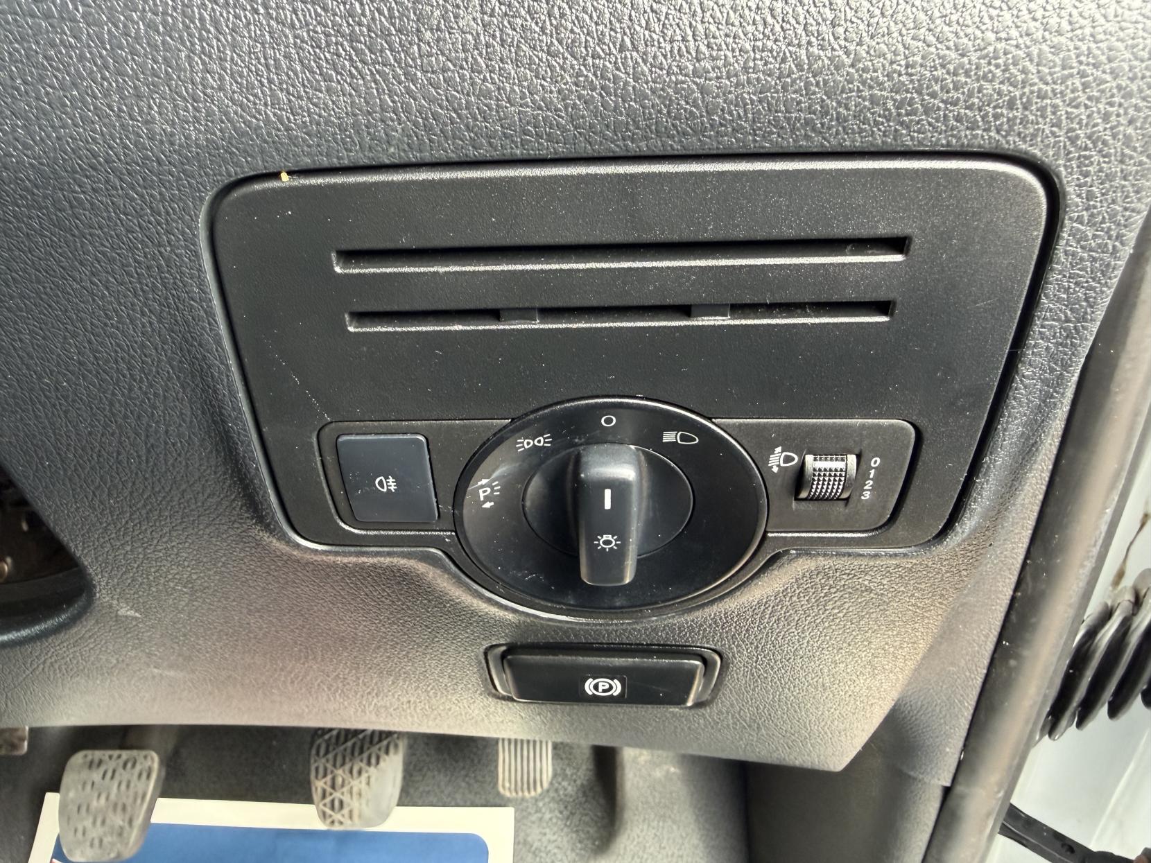 2019 Mercedes-Benz Vito 2.1 114 CDI BlueTEC Panel Van 5dr Diesel Manual RWD L1 Euro 6 (s/s) (136 ps) - Thumbnail 24