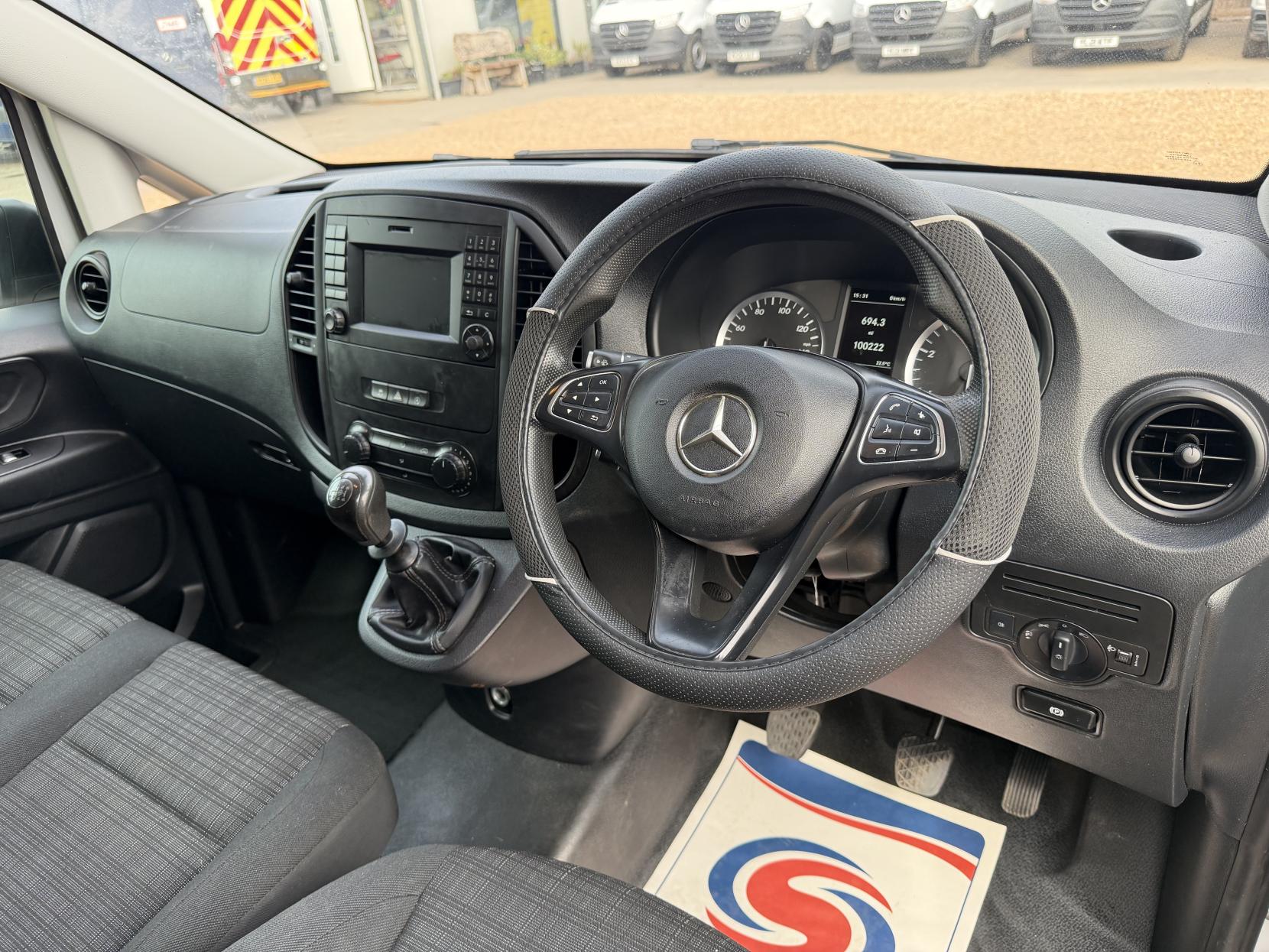 2019 Mercedes-Benz Vito 2.1 114 CDI BlueTEC Panel Van 5dr Diesel Manual RWD L1 Euro 6 (s/s) (136 ps) - Thumbnail 2