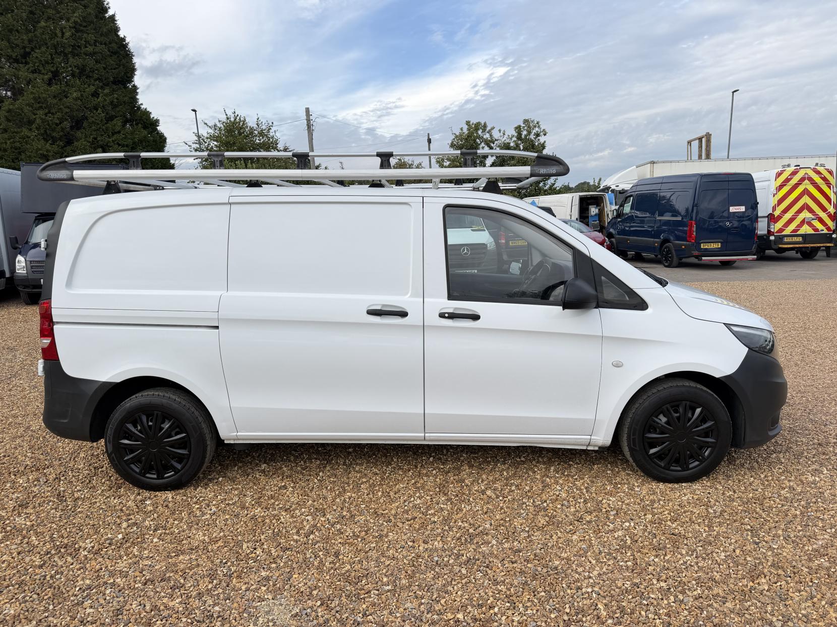 2019 Mercedes-Benz Vito 2.1 114 CDI BlueTEC Panel Van 5dr Diesel Manual RWD L1 Euro 6 (s/s) (136 ps) - Thumbnail 12