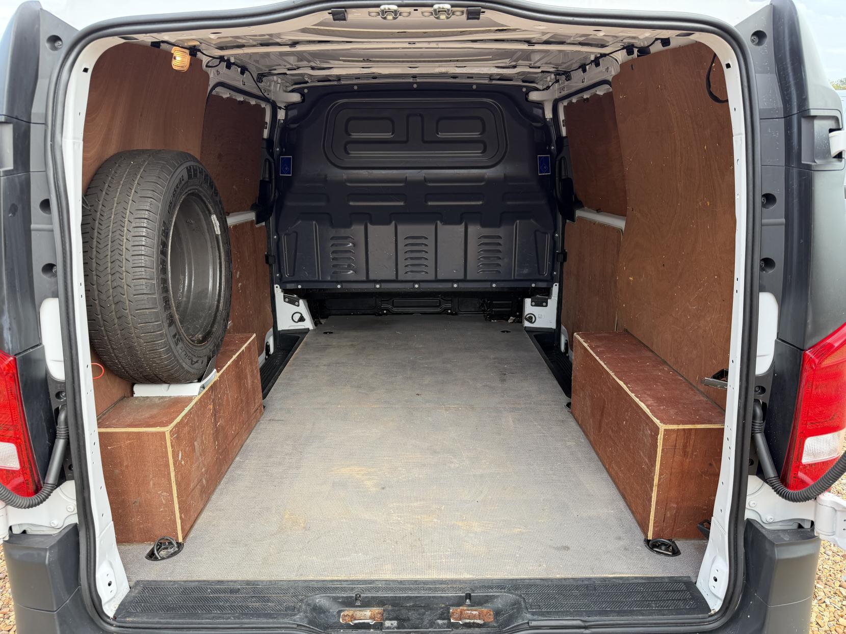 2019 Mercedes-Benz Vito 2.1 114 CDI BlueTEC Panel Van 5dr Diesel Manual RWD L1 Euro 6 (s/s) (136 ps) - Thumbnail 34