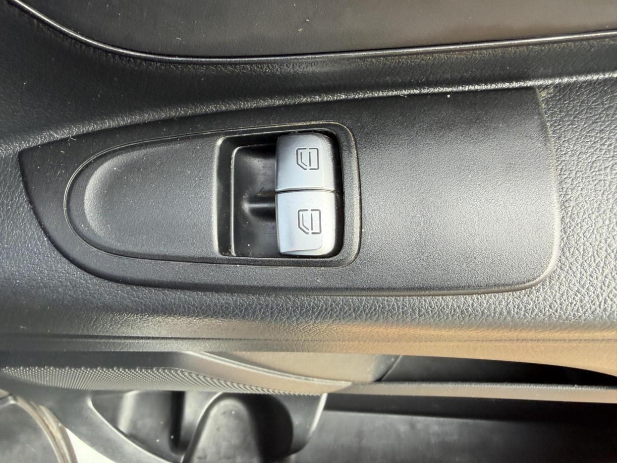 2019 Mercedes-Benz Vito 2.1 114 CDI BlueTEC Panel Van 5dr Diesel Manual RWD L1 Euro 6 (s/s) (136 ps) - Thumbnail 25