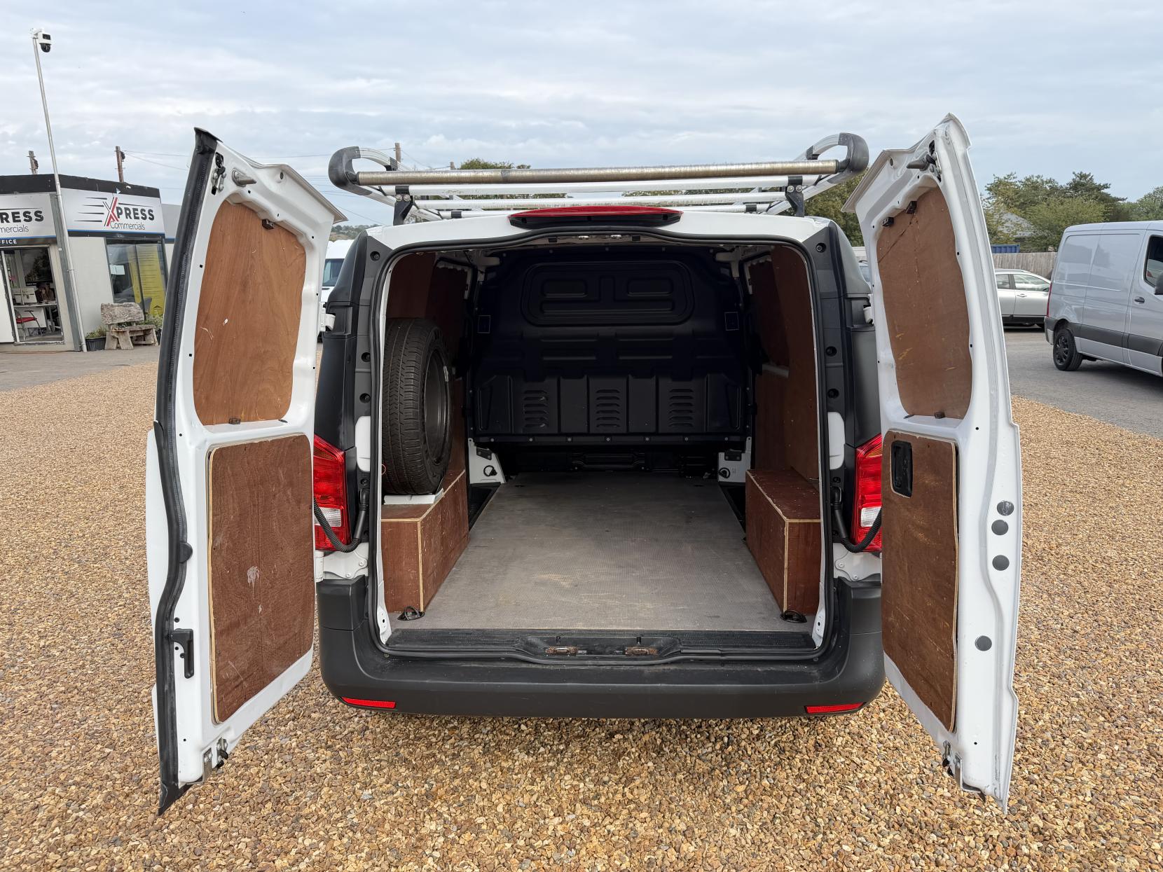 2019 Mercedes-Benz Vito 2.1 114 CDI BlueTEC Panel Van 5dr Diesel Manual RWD L1 Euro 6 (s/s) (136 ps) - Thumbnail 3