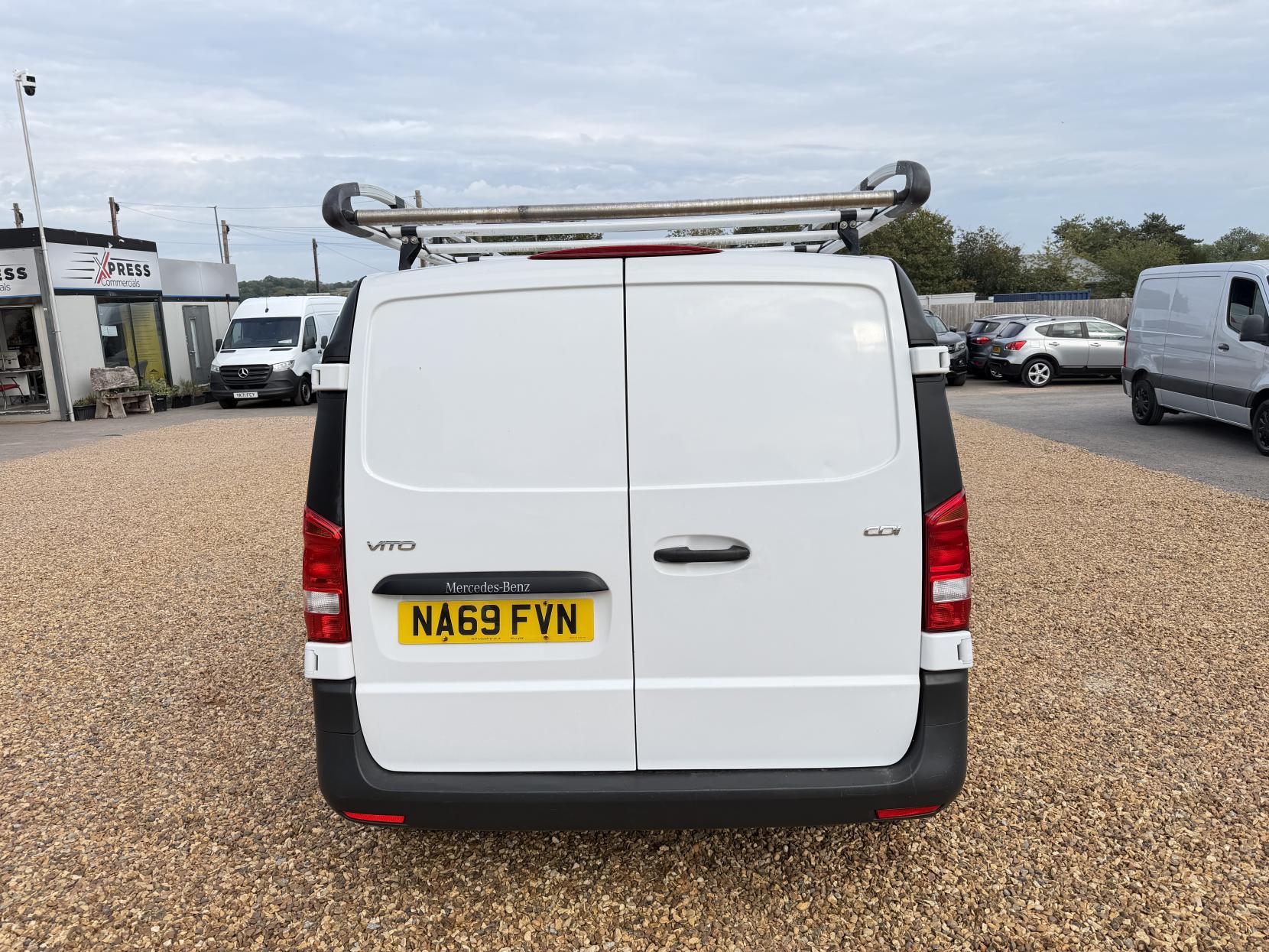2019 Mercedes-Benz Vito 2.1 114 CDI BlueTEC Panel Van 5dr Diesel Manual RWD L1 Euro 6 (s/s) (136 ps) - Thumbnail 10