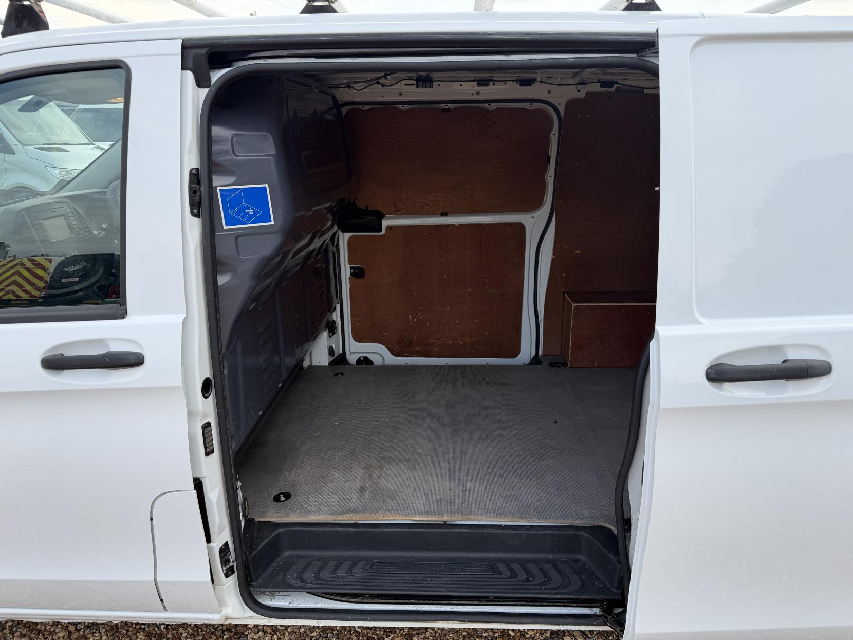 2019 Mercedes-Benz Vito 2.1 114 CDI BlueTEC Panel Van 5dr Diesel Manual RWD L1 Euro 6 (s/s) (136 ps) - Thumbnail 29