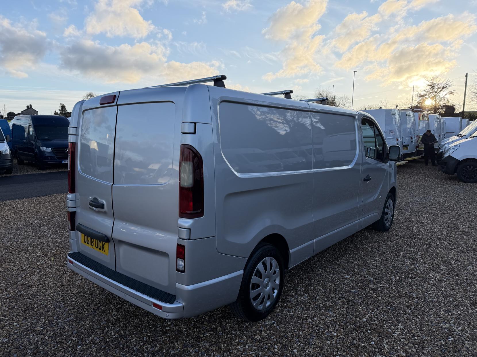 Vauxhall Vivaro 1.6 CDTi 2900 BiTurbo ecoTEC Sportive Panel Van 5dr Diesel Manual L2 H1 Euro 6 (s/s) (125 ps)