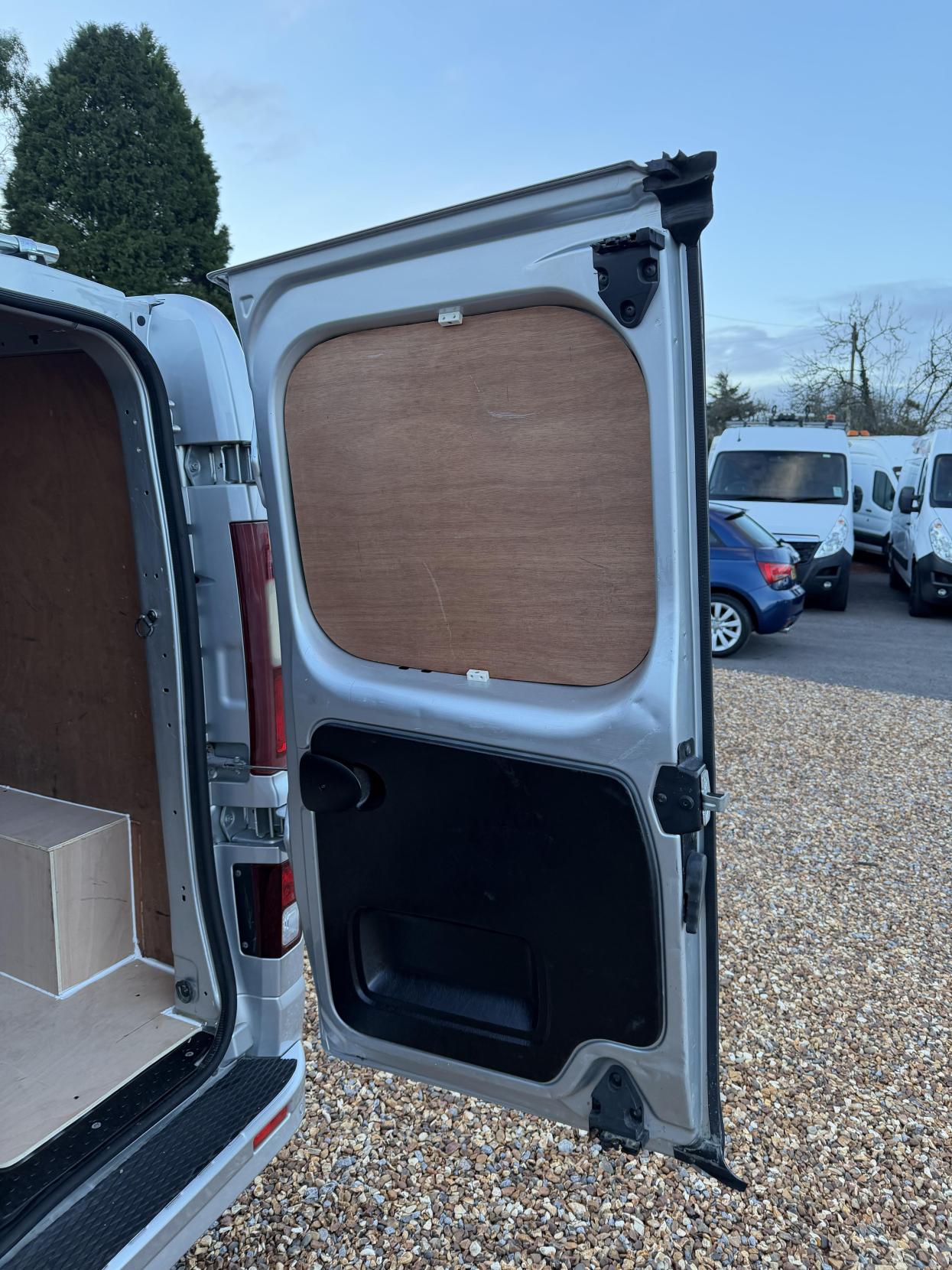 Vauxhall Vivaro 1.6 CDTi 2900 BiTurbo ecoTEC Sportive Panel Van 5dr Diesel Manual L2 H1 Euro 6 (s/s) (125 ps)