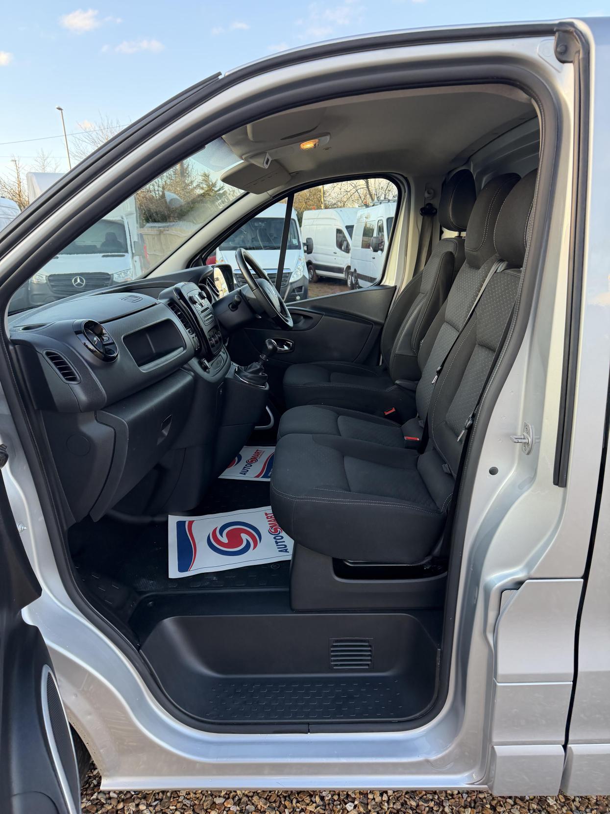 Vauxhall Vivaro 1.6 CDTi 2900 BiTurbo ecoTEC Sportive Panel Van 5dr Diesel Manual L2 H1 Euro 6 (s/s) (125 ps)