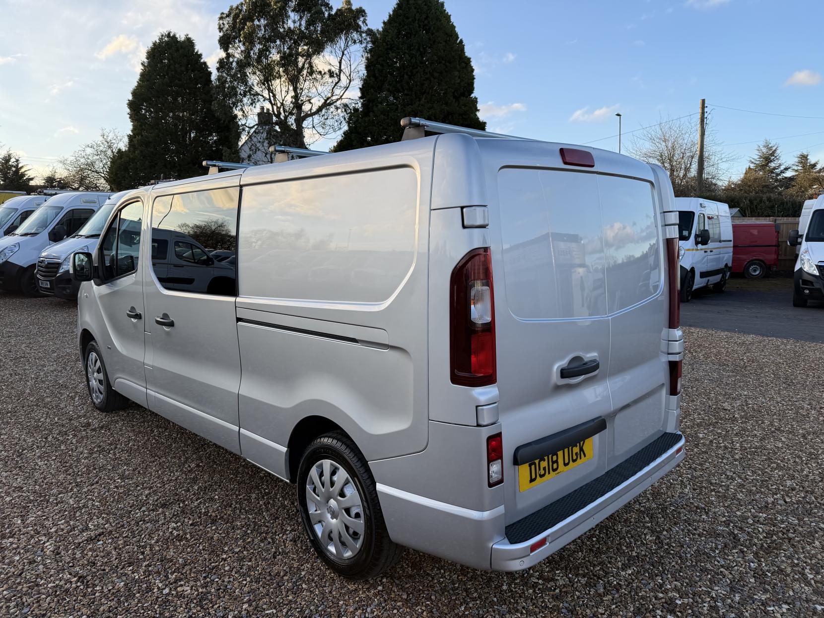Vauxhall Vivaro 1.6 CDTi 2900 BiTurbo ecoTEC Sportive Panel Van 5dr Diesel Manual L2 H1 Euro 6 (s/s) (125 ps)
