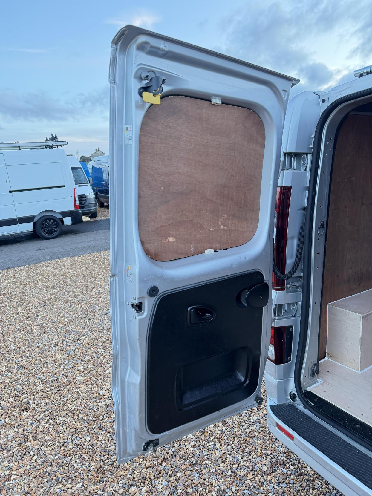 Vauxhall Vivaro 1.6 CDTi 2900 BiTurbo ecoTEC Sportive Panel Van 5dr Diesel Manual L2 H1 Euro 6 (s/s) (125 ps)