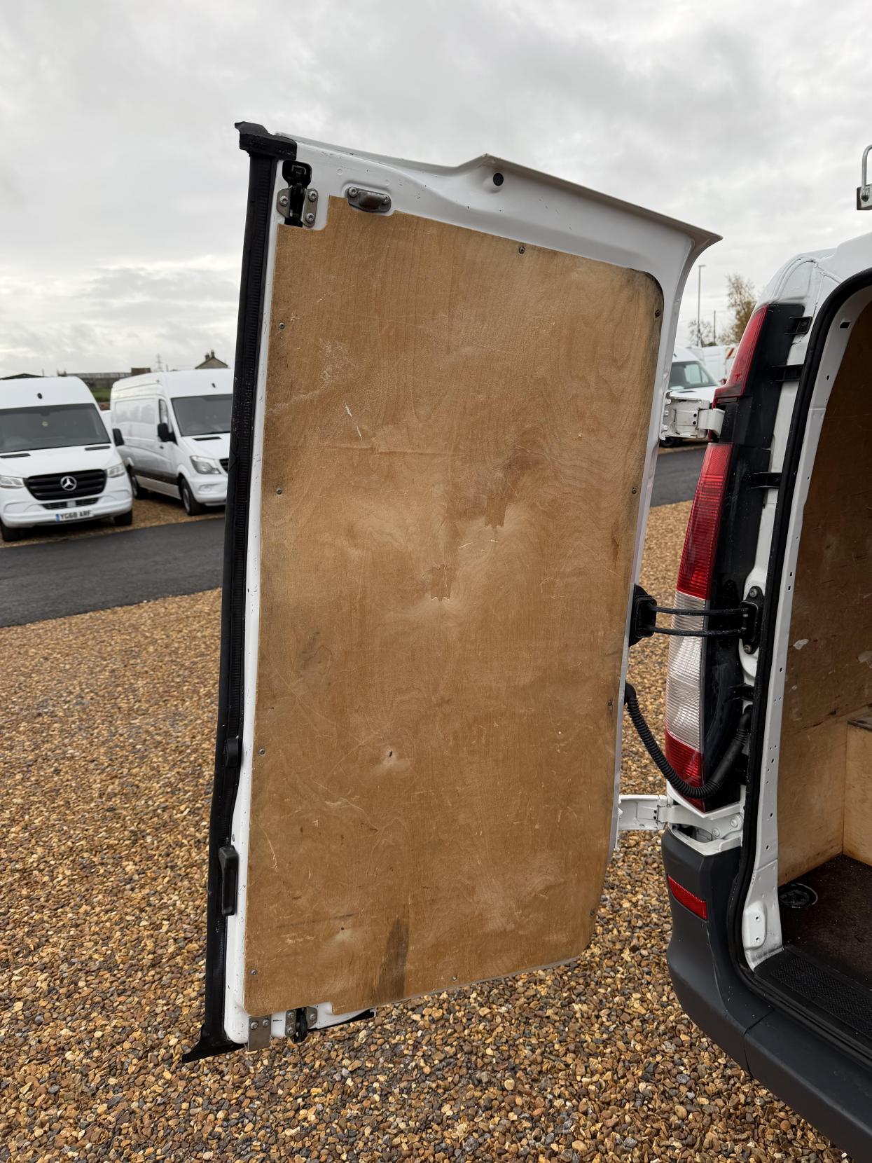 Mercedes-Benz Vito 2.1 113 CDi Panel Van 5dr Diesel Manual L1 (198 g/km, 136 bhp)