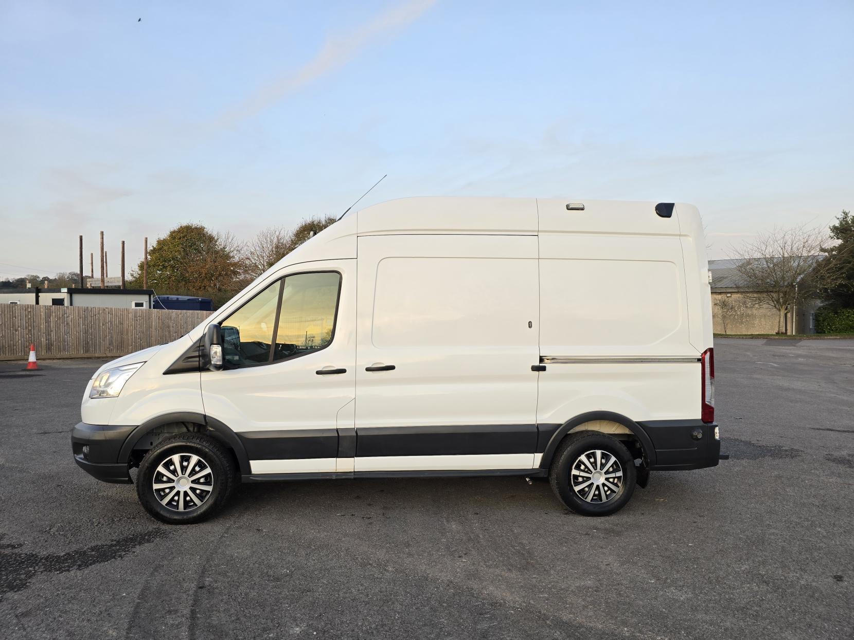 Ford Transit 2.2 TDCi 350 Panel Van 5dr Diesel Manual RWD L2 H3 Euro 5 (125 ps)