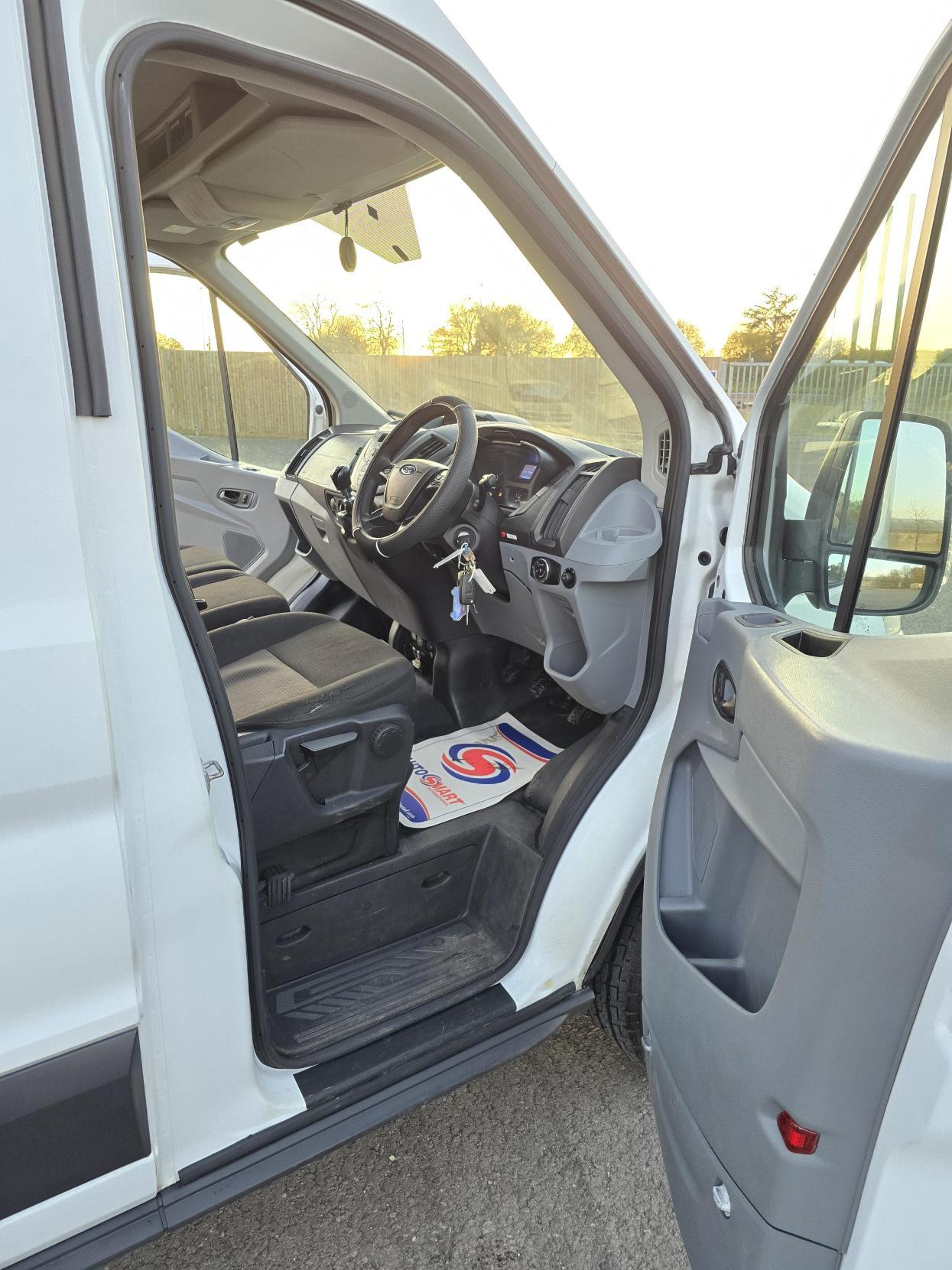 Ford Transit 2.2 TDCi 350 Panel Van 5dr Diesel Manual RWD L2 H3 Euro 5 (125 ps)