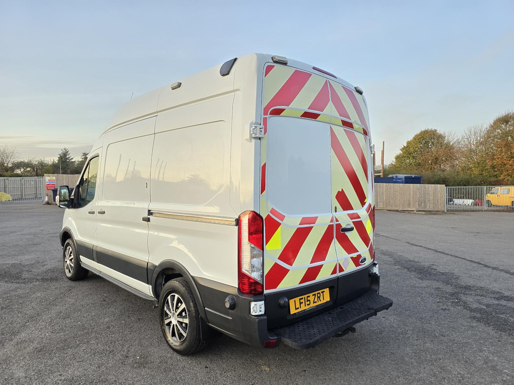 Ford Transit 2.2 TDCi 350 Panel Van 5dr Diesel Manual RWD L2 H3 Euro 5 (125 ps)