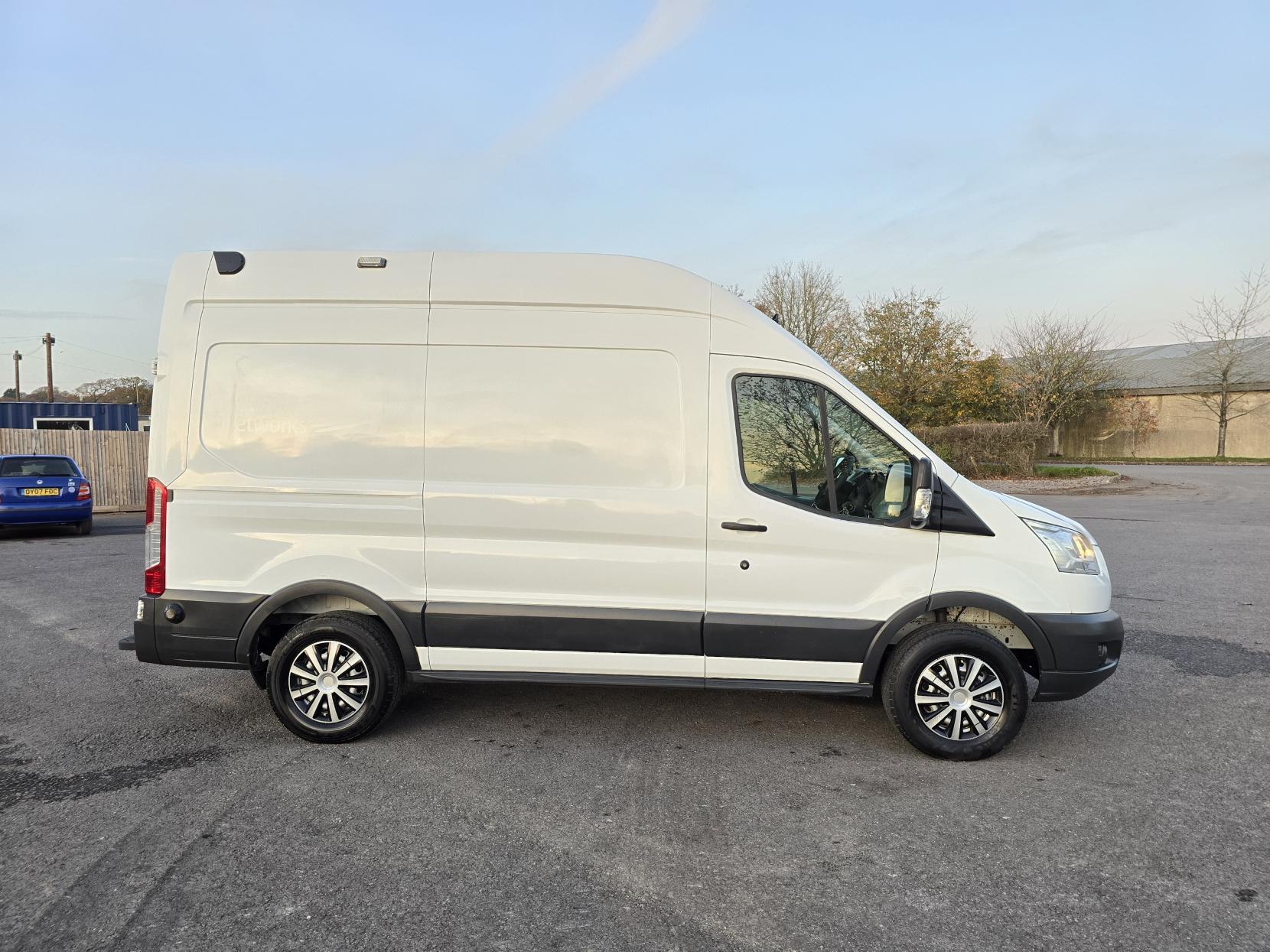 Ford Transit 2.2 TDCi 350 Panel Van 5dr Diesel Manual RWD L2 H3 Euro 5 (125 ps)