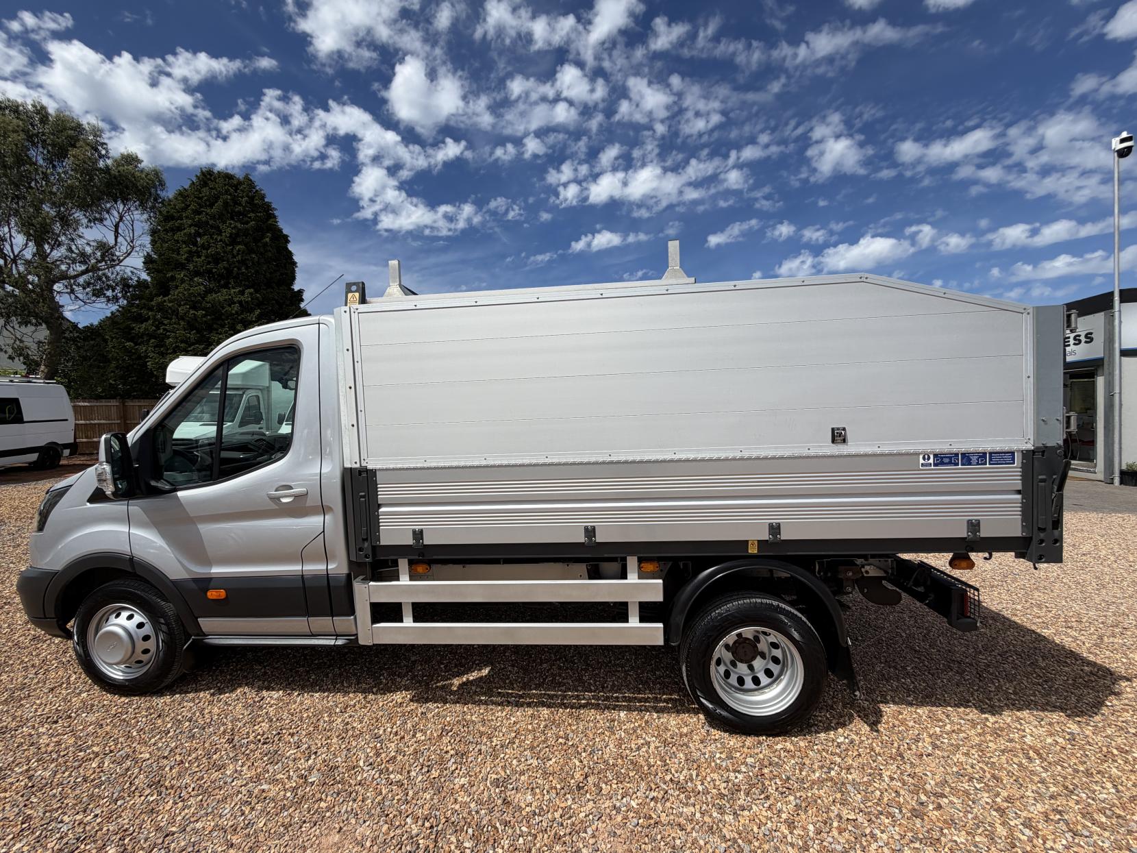 2018 Ford Transit 2.0 350 EcoBlue 1-Way Tipper 2dr Diesel Manual RWD L2 Euro 6 (s/s) (1-Stop, DRW) (170 ps) - Thumbnail 10