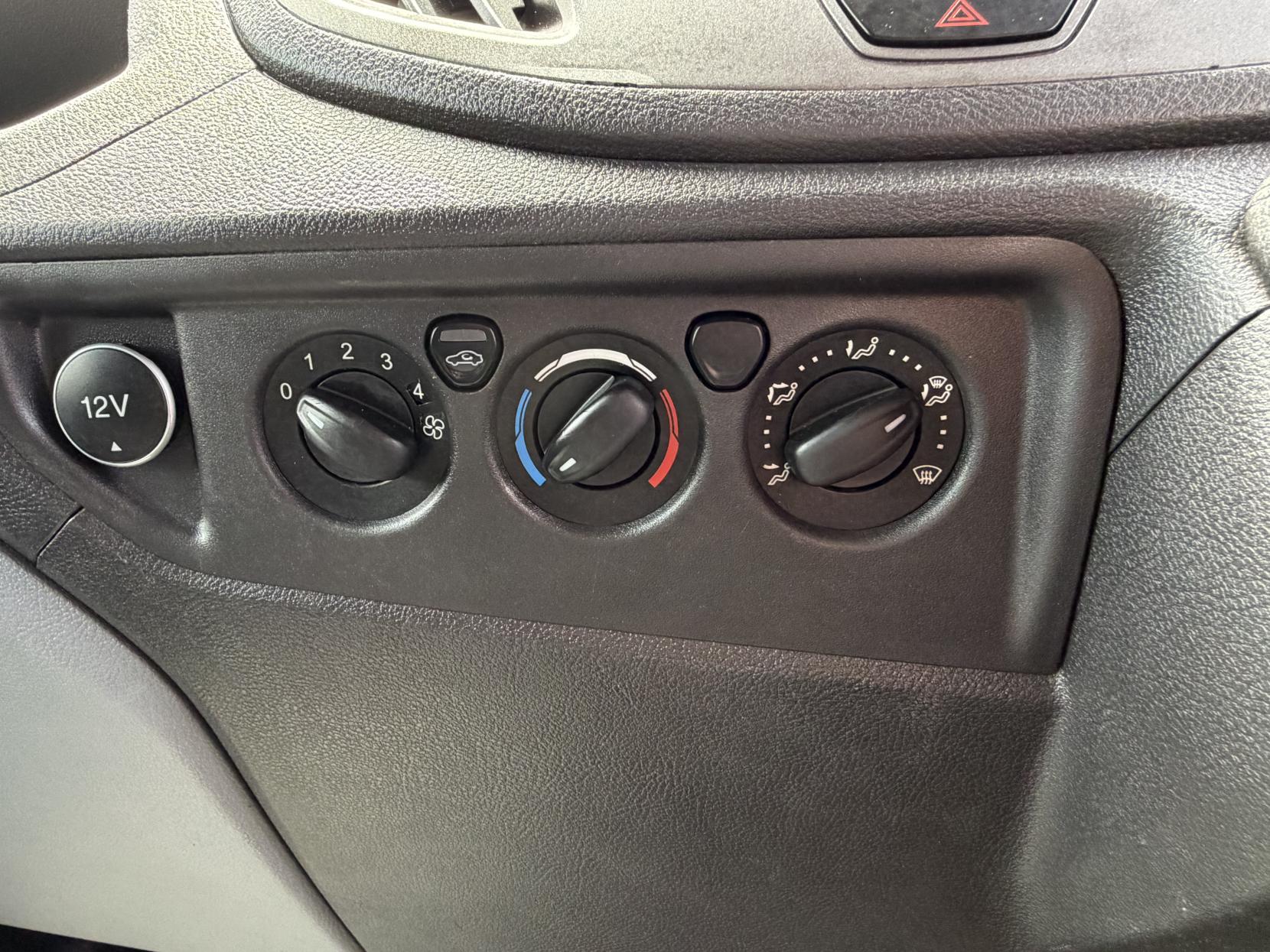 2018 Ford Transit 2.0 350 EcoBlue 1-Way Tipper 2dr Diesel Manual RWD L2 Euro 6 (s/s) (1-Stop, DRW) (170 ps) - Thumbnail 27