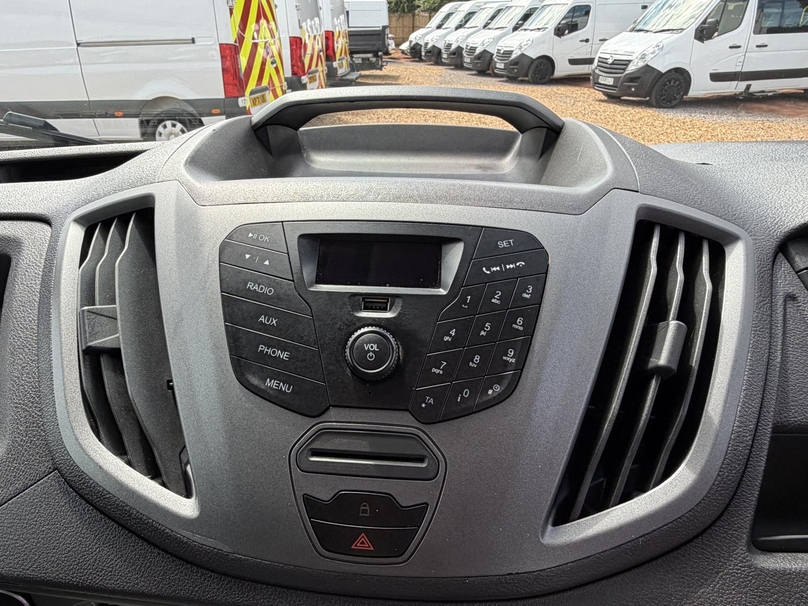 2018 Ford Transit 2.0 350 EcoBlue 1-Way Tipper 2dr Diesel Manual RWD L2 Euro 6 (s/s) (1-Stop, DRW) (170 ps) - Thumbnail 26