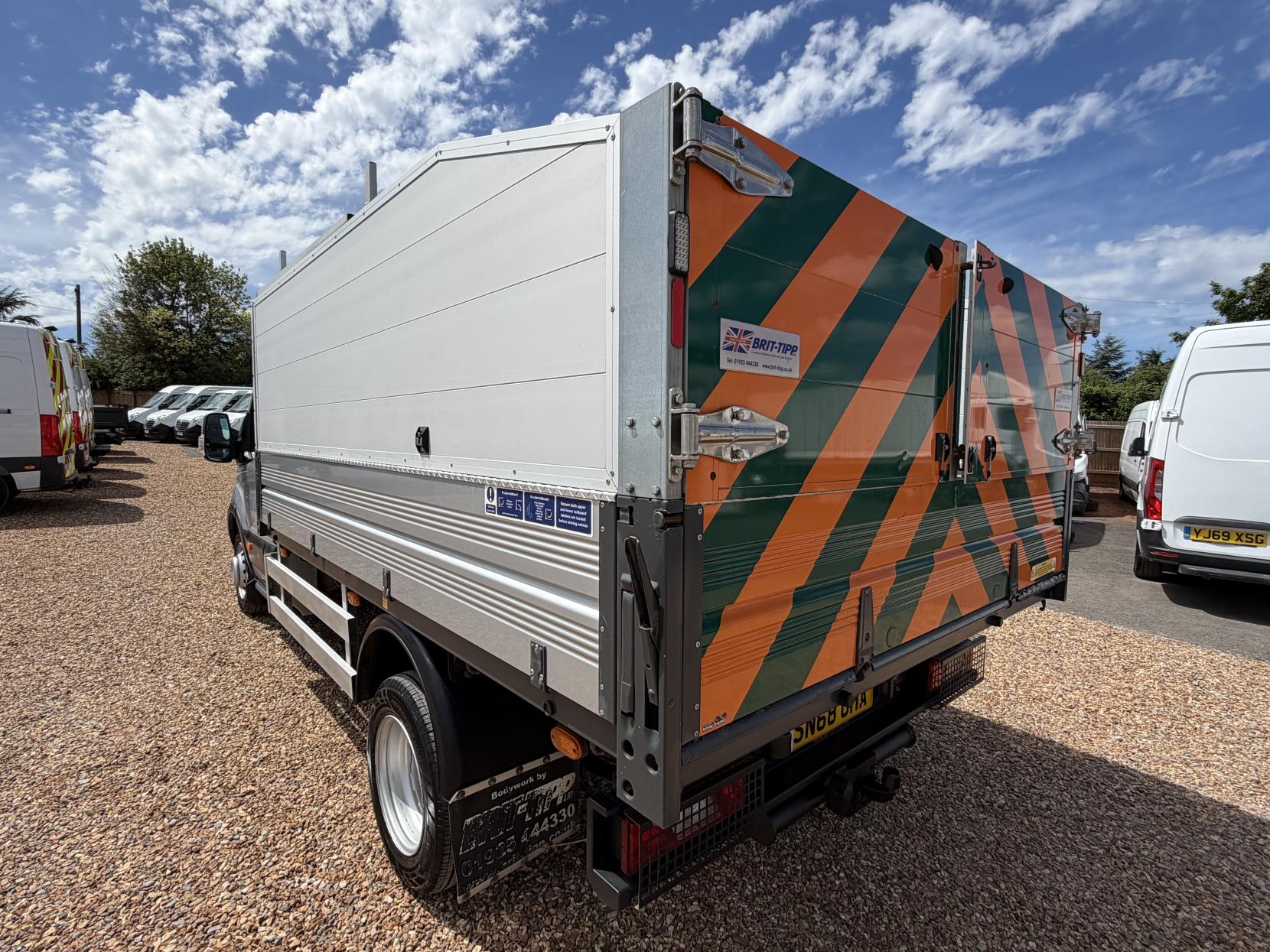 2018 Ford Transit 2.0 350 EcoBlue 1-Way Tipper 2dr Diesel Manual RWD L2 Euro 6 (s/s) (1-Stop, DRW) (170 ps) - Thumbnail 11