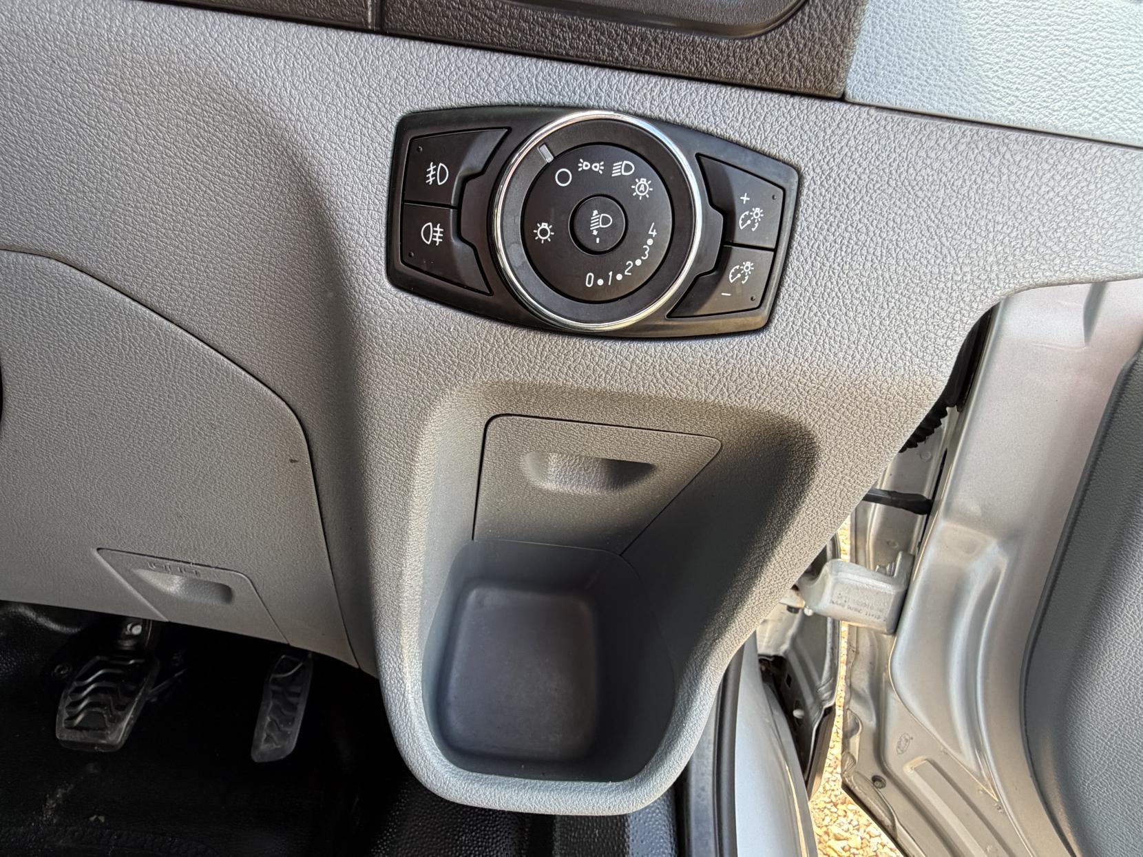 2018 Ford Transit 2.0 350 EcoBlue 1-Way Tipper 2dr Diesel Manual RWD L2 Euro 6 (s/s) (1-Stop, DRW) (170 ps) - Thumbnail 33