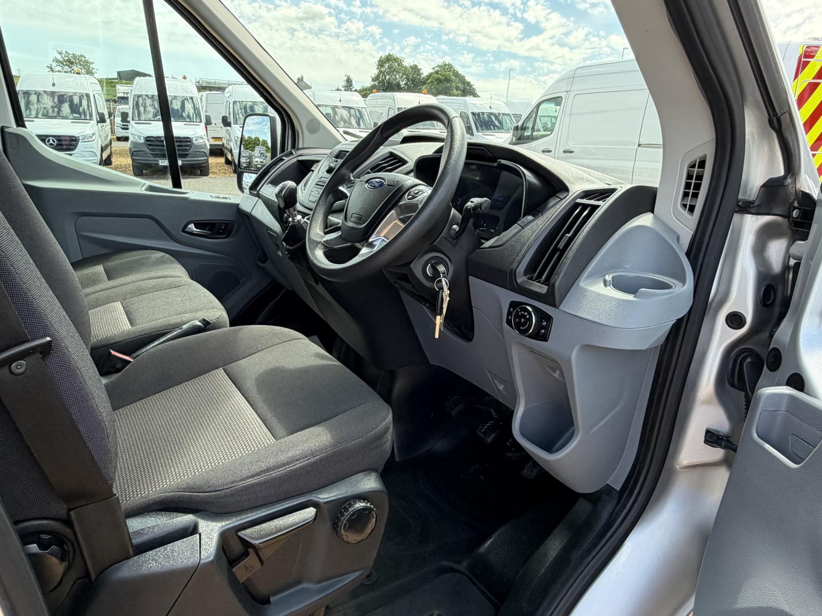 2018 Ford Transit 2.0 350 EcoBlue 1-Way Tipper 2dr Diesel Manual RWD L2 Euro 6 (s/s) (1-Stop, DRW) (170 ps) - Thumbnail 24
