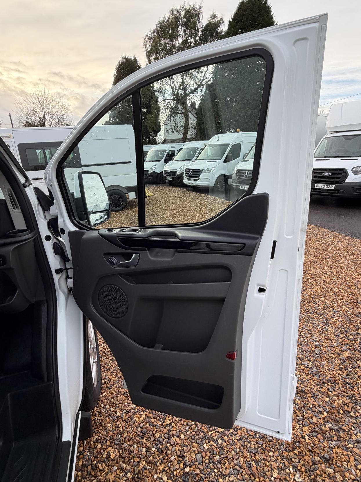 Ford Transit Custom 2.0 280 EcoBlue Limited Panel Van 5dr Diesel Auto L1 H1 Euro 6 (s/s) (130 ps)